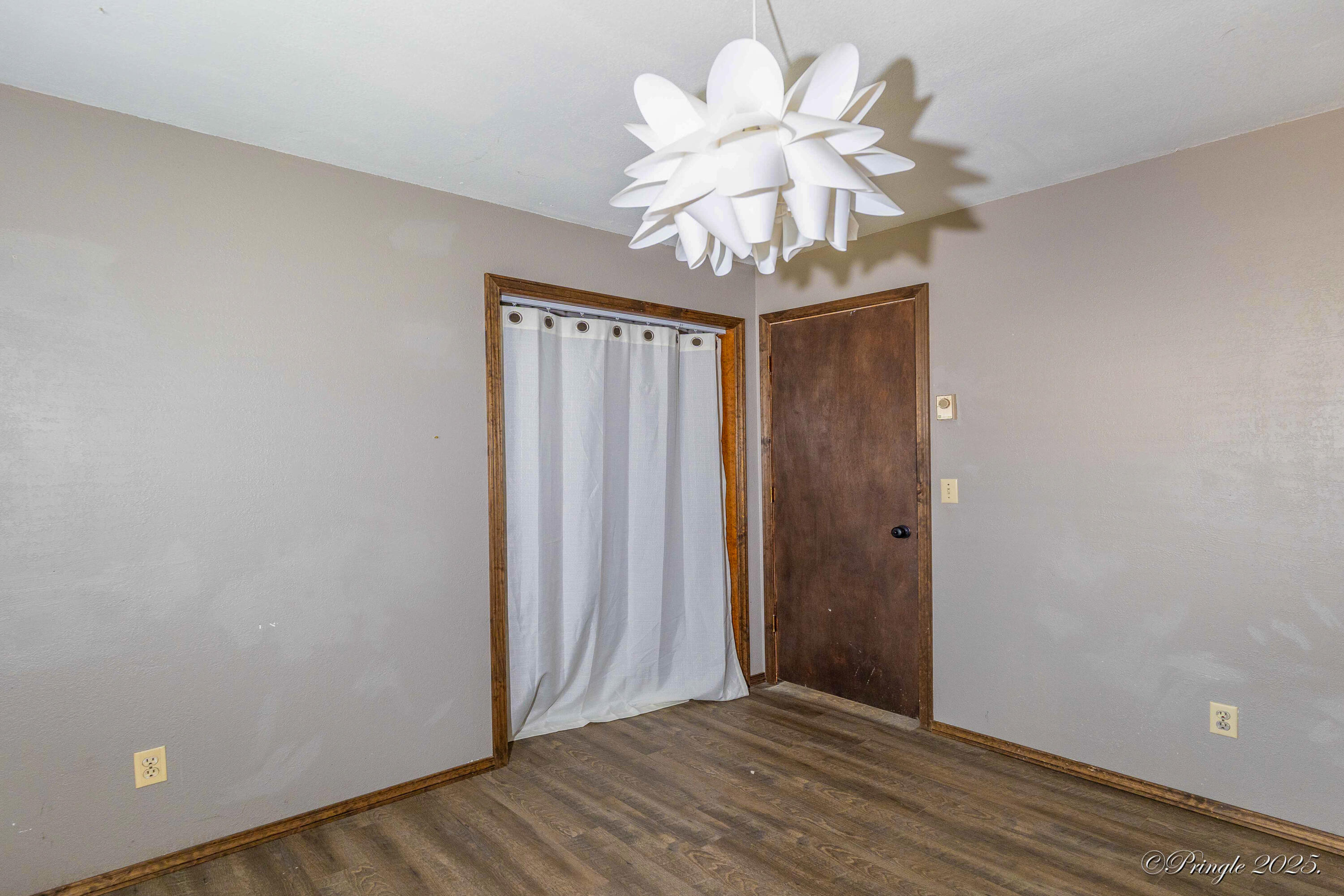 property viewer photo 19