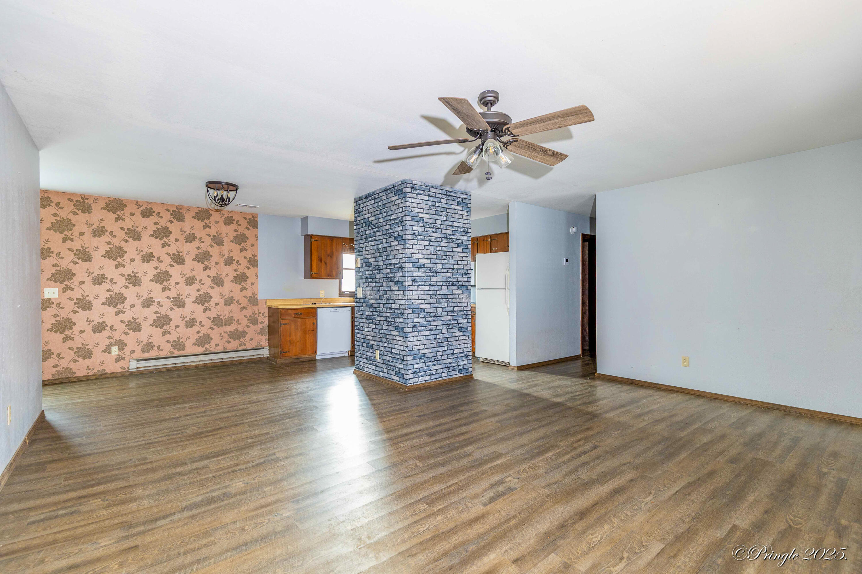 property viewer photo 4