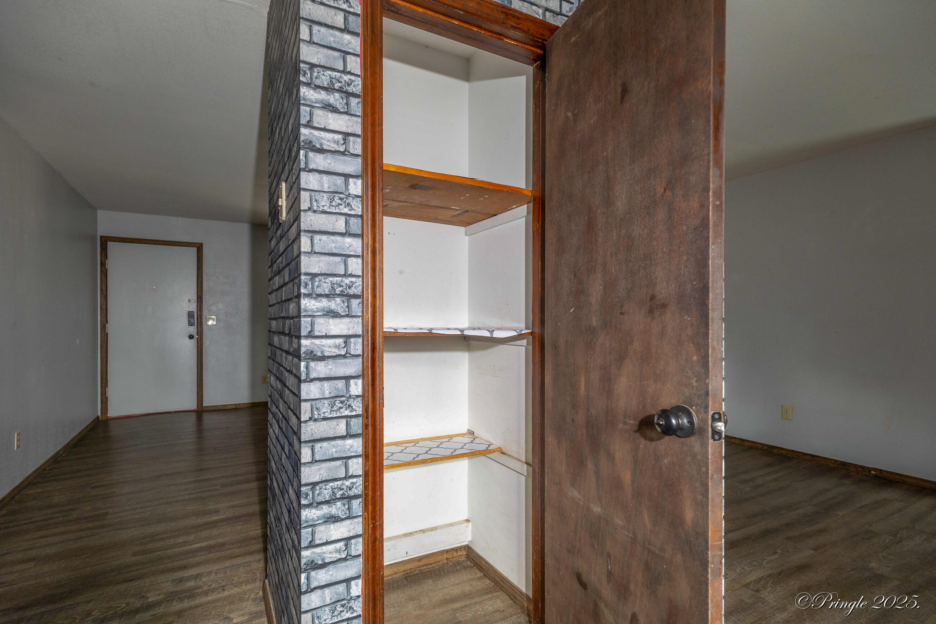 property viewer photo 9