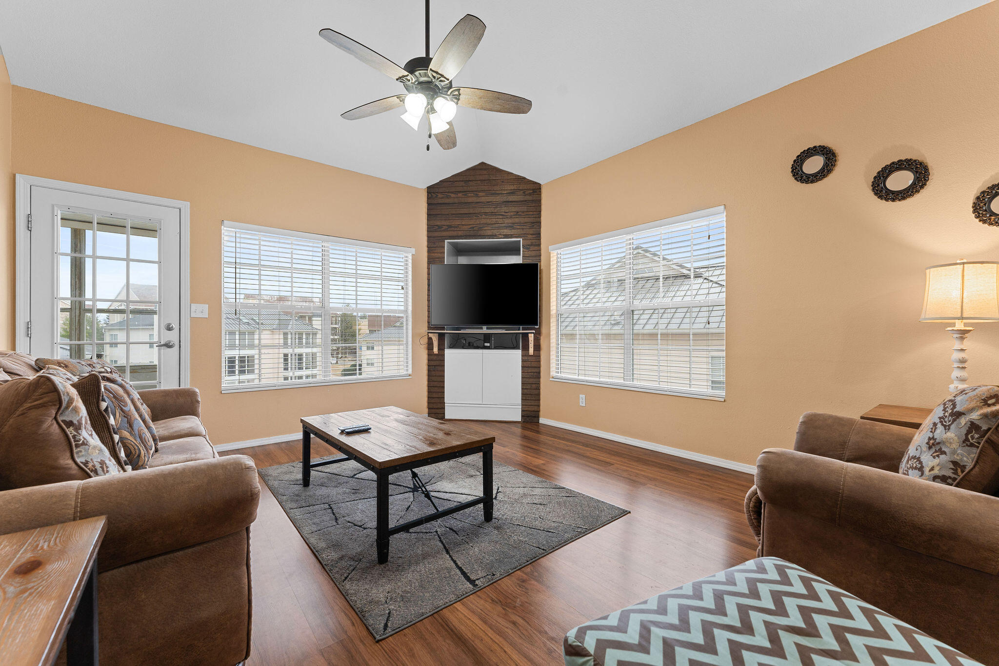property viewer photo 11
