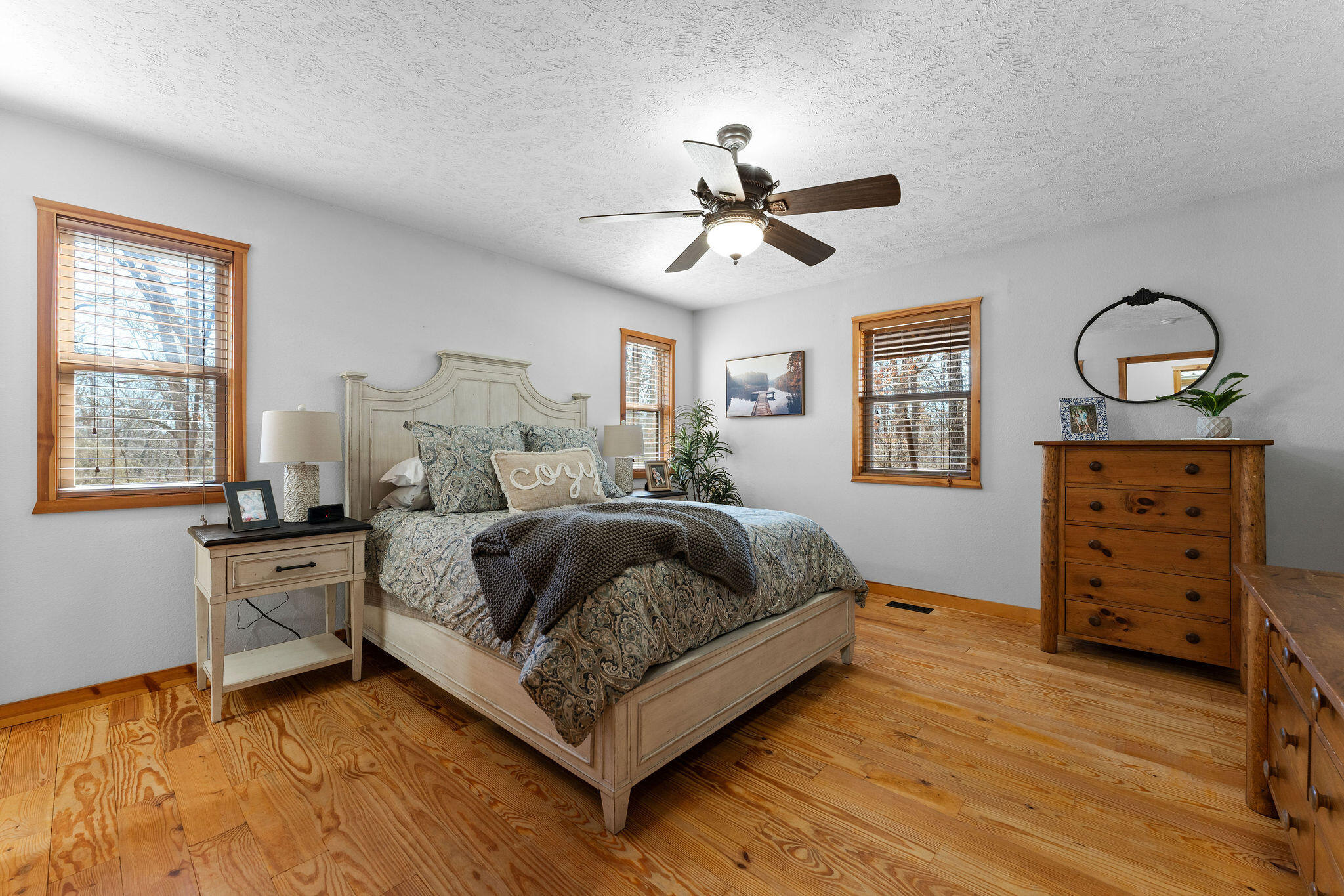 property viewer photo 25
