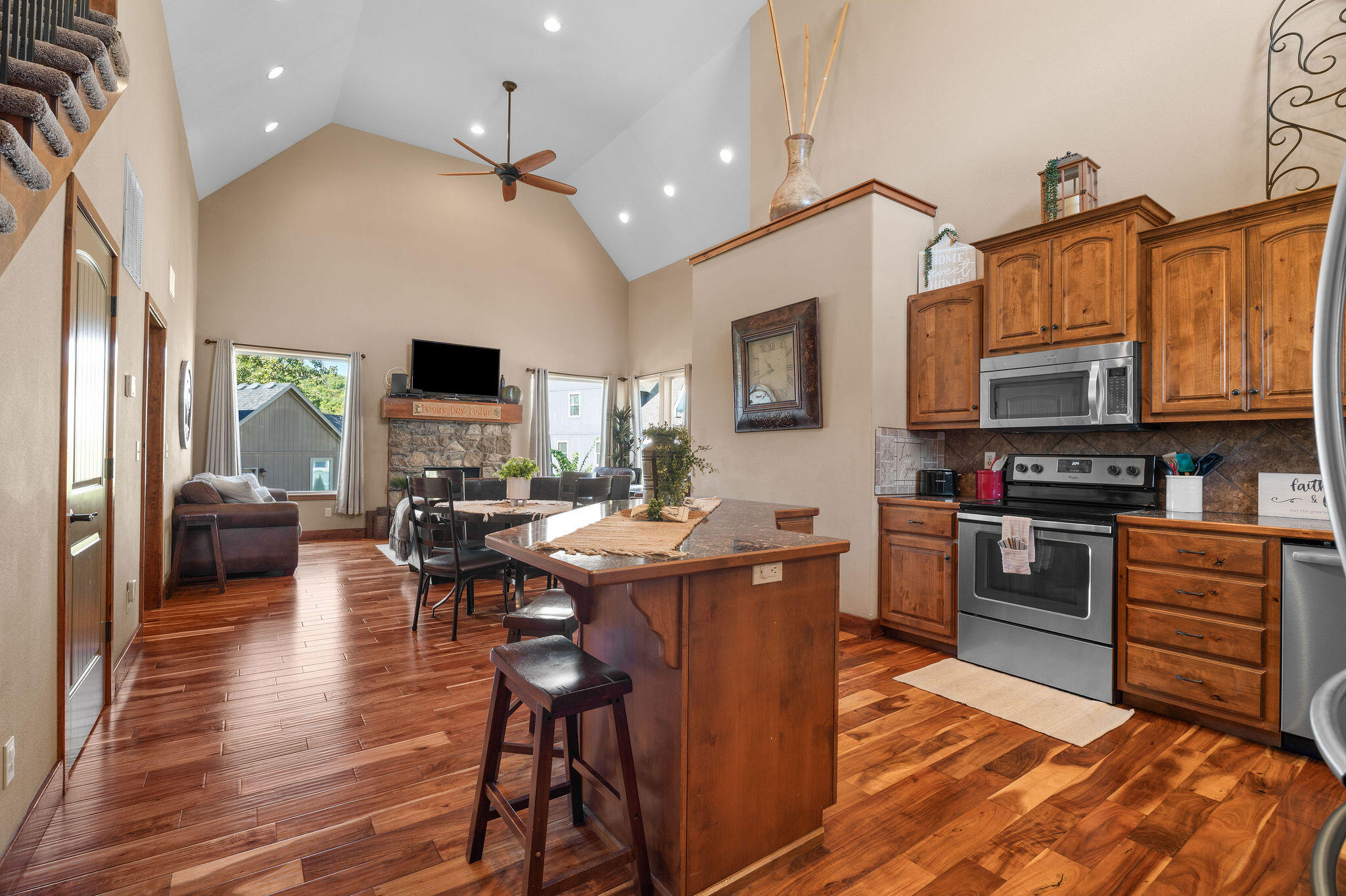 property viewer photo 1