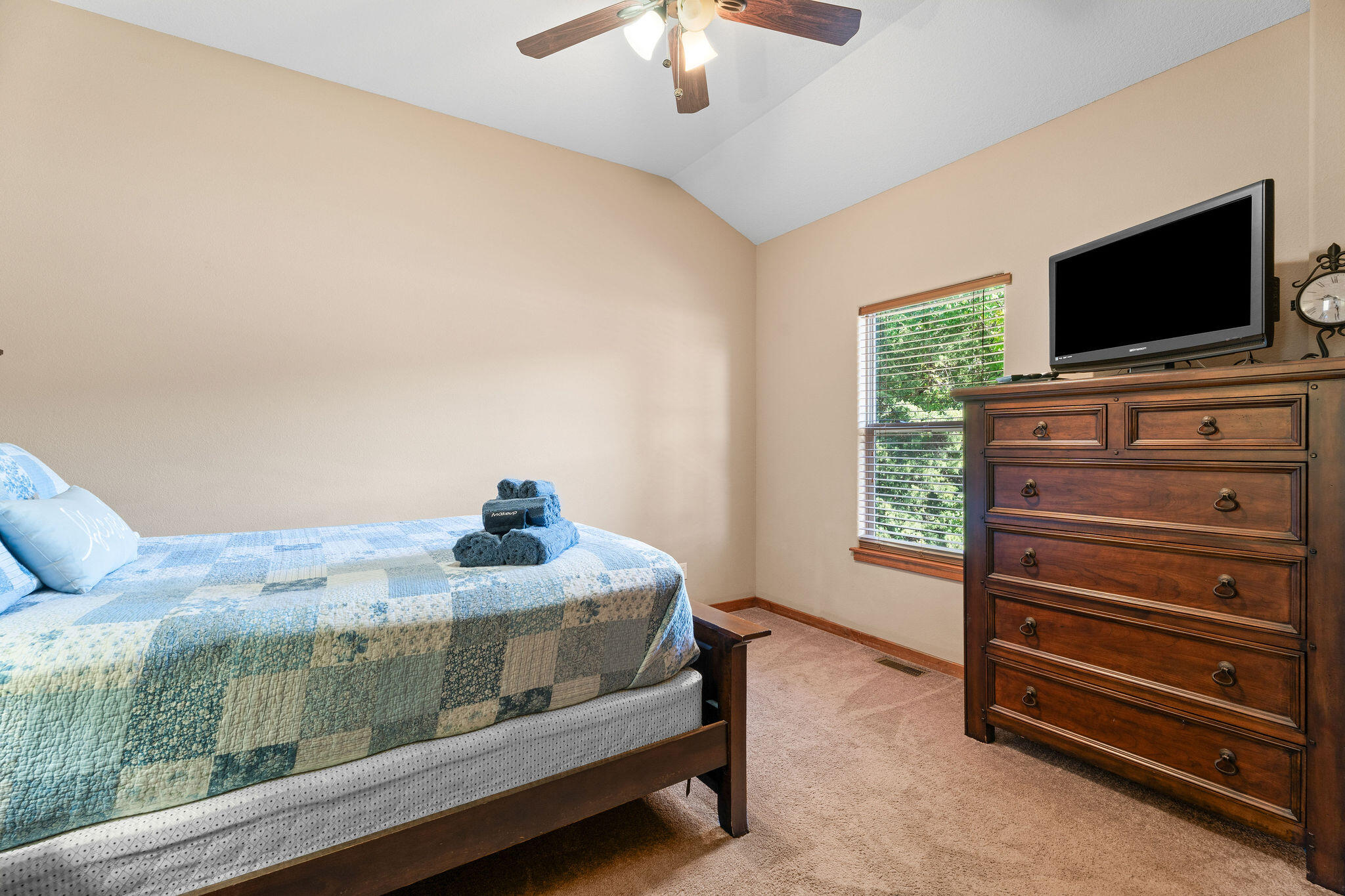 property viewer photo 19