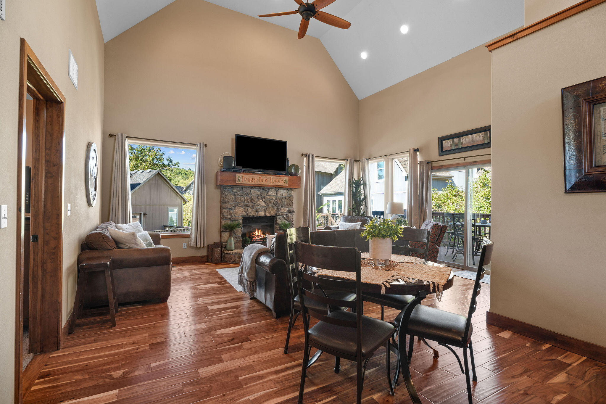 property viewer photo 5