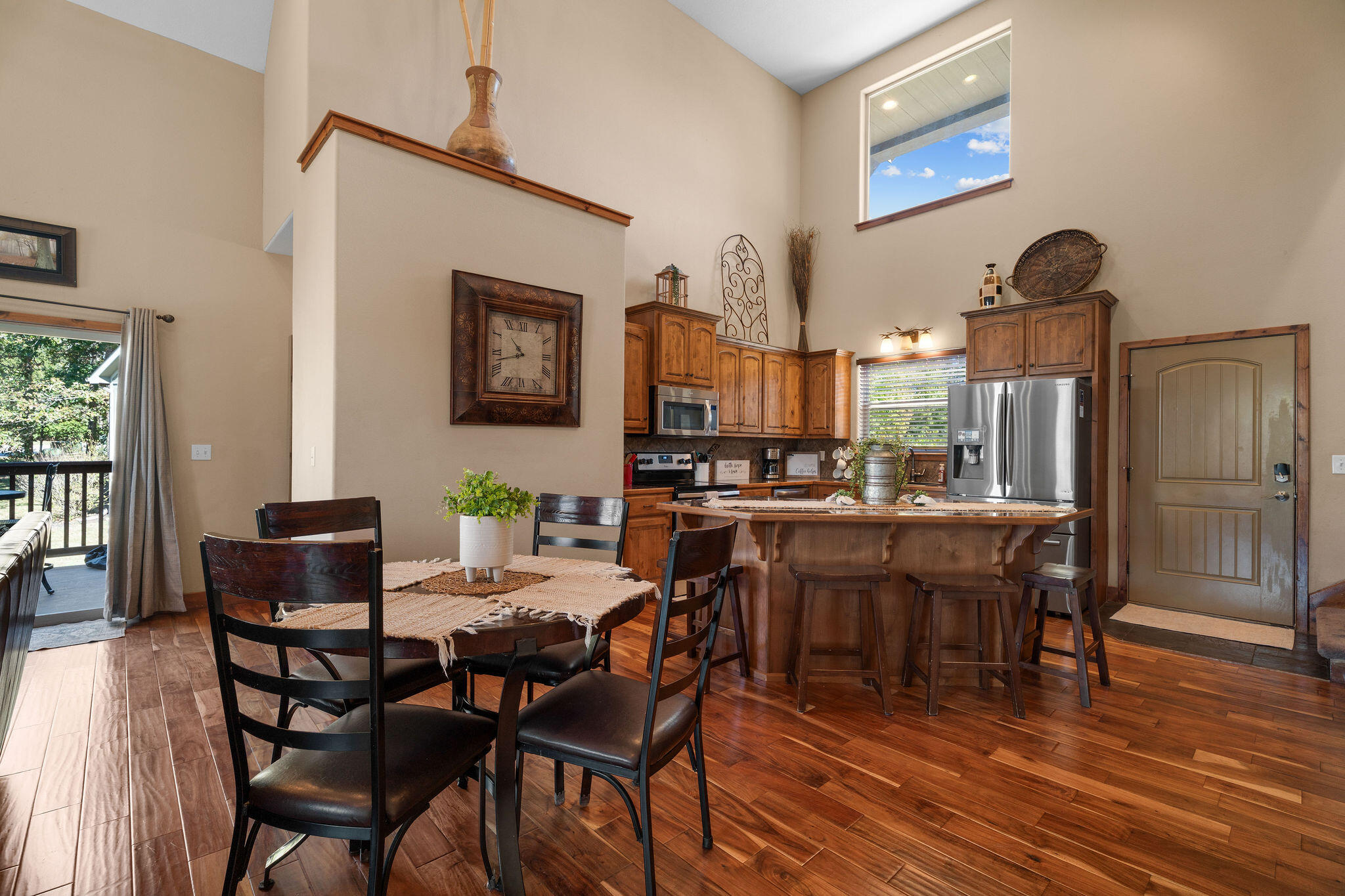 property viewer photo 9