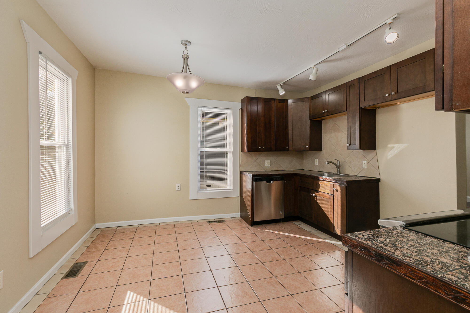 property viewer photo 10