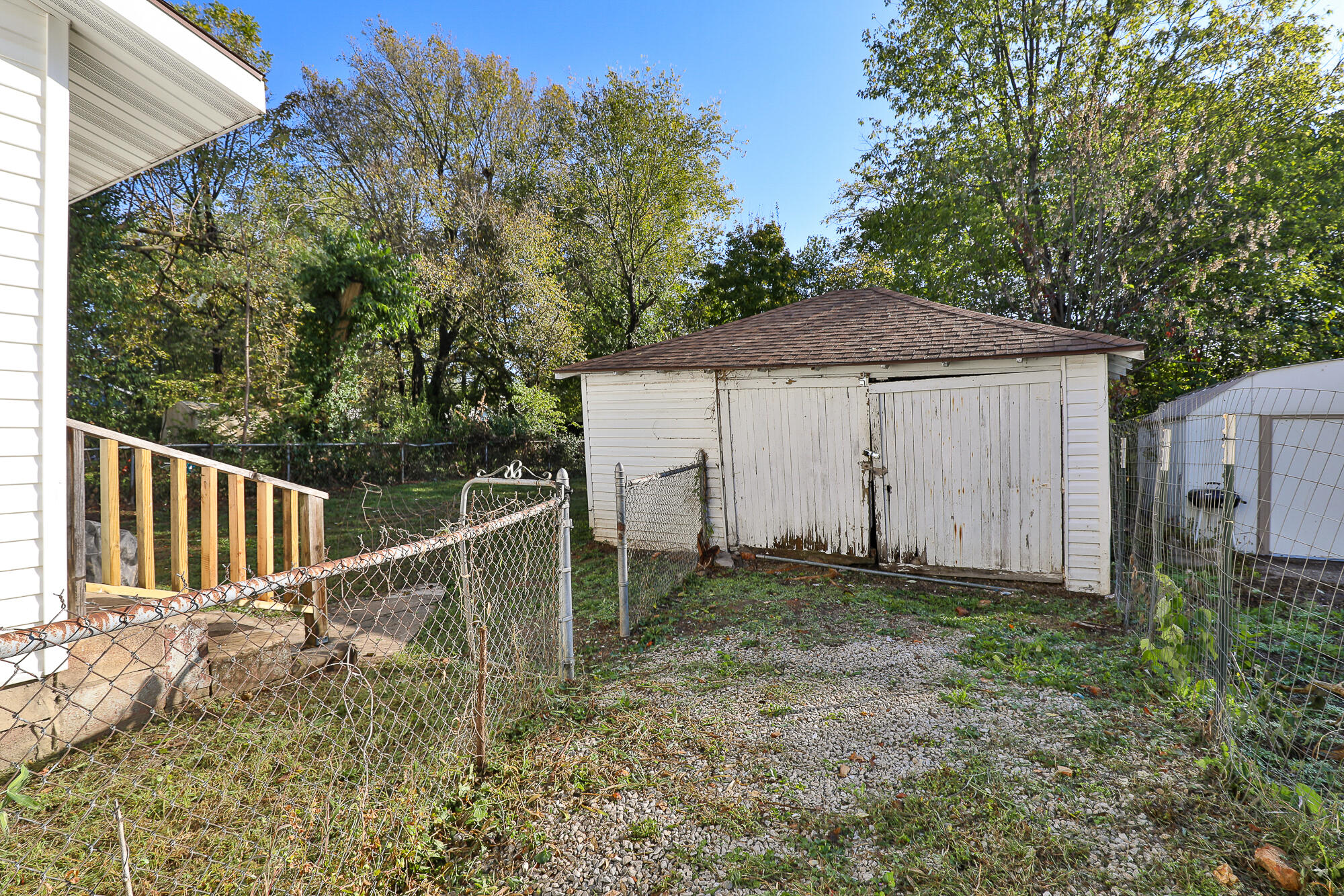 property viewer photo 24