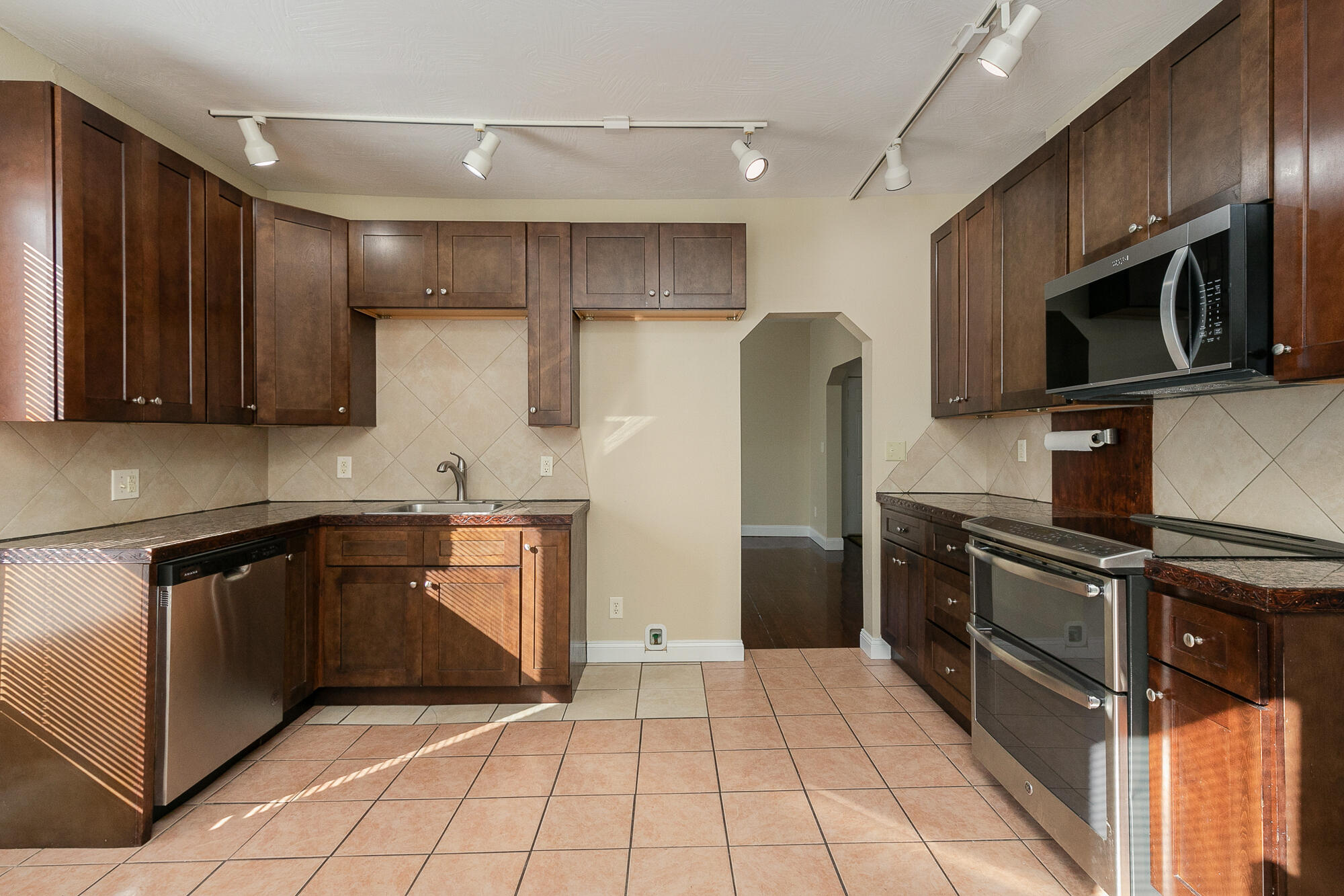 property viewer photo 8
