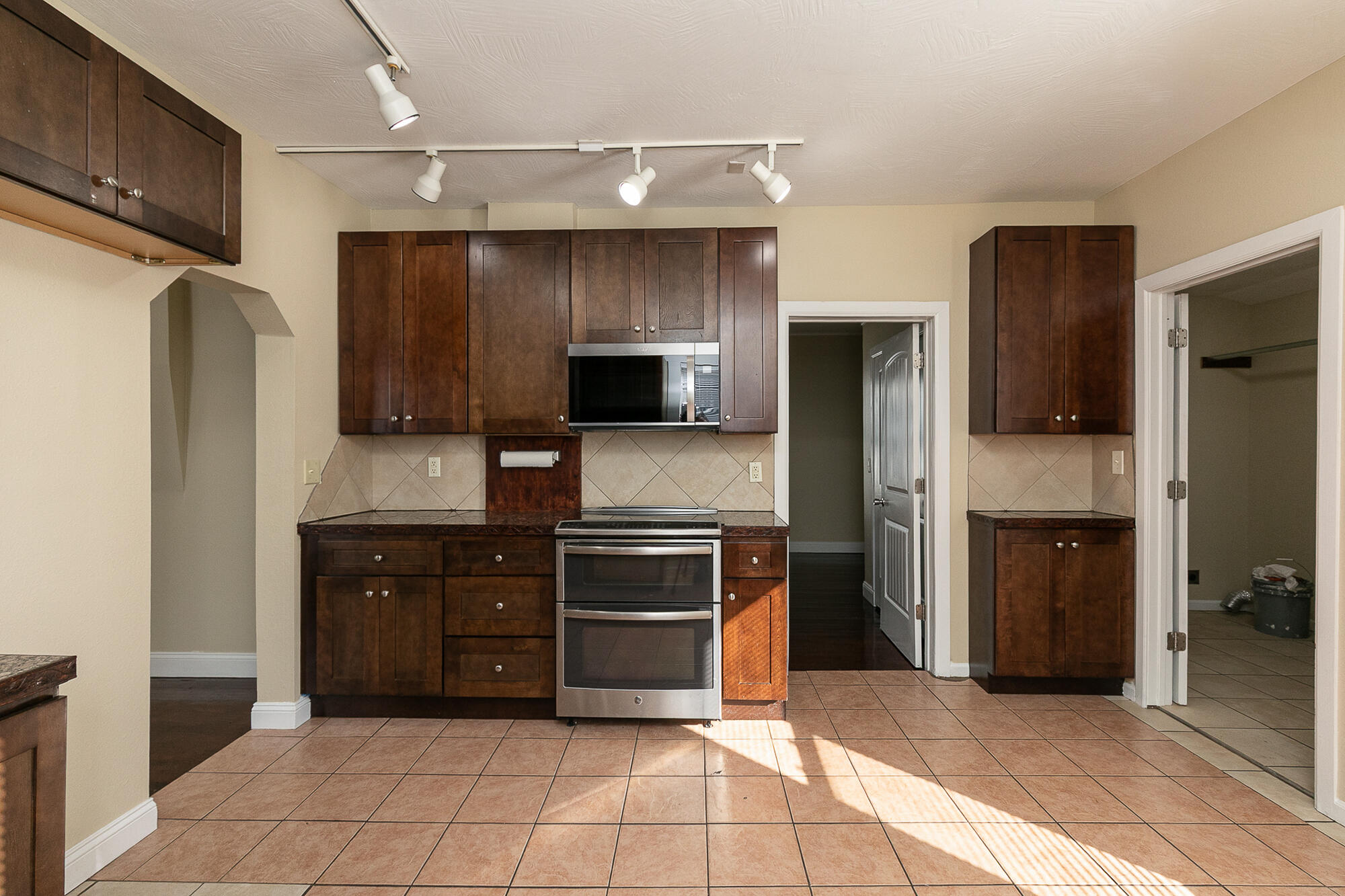 property viewer photo 9