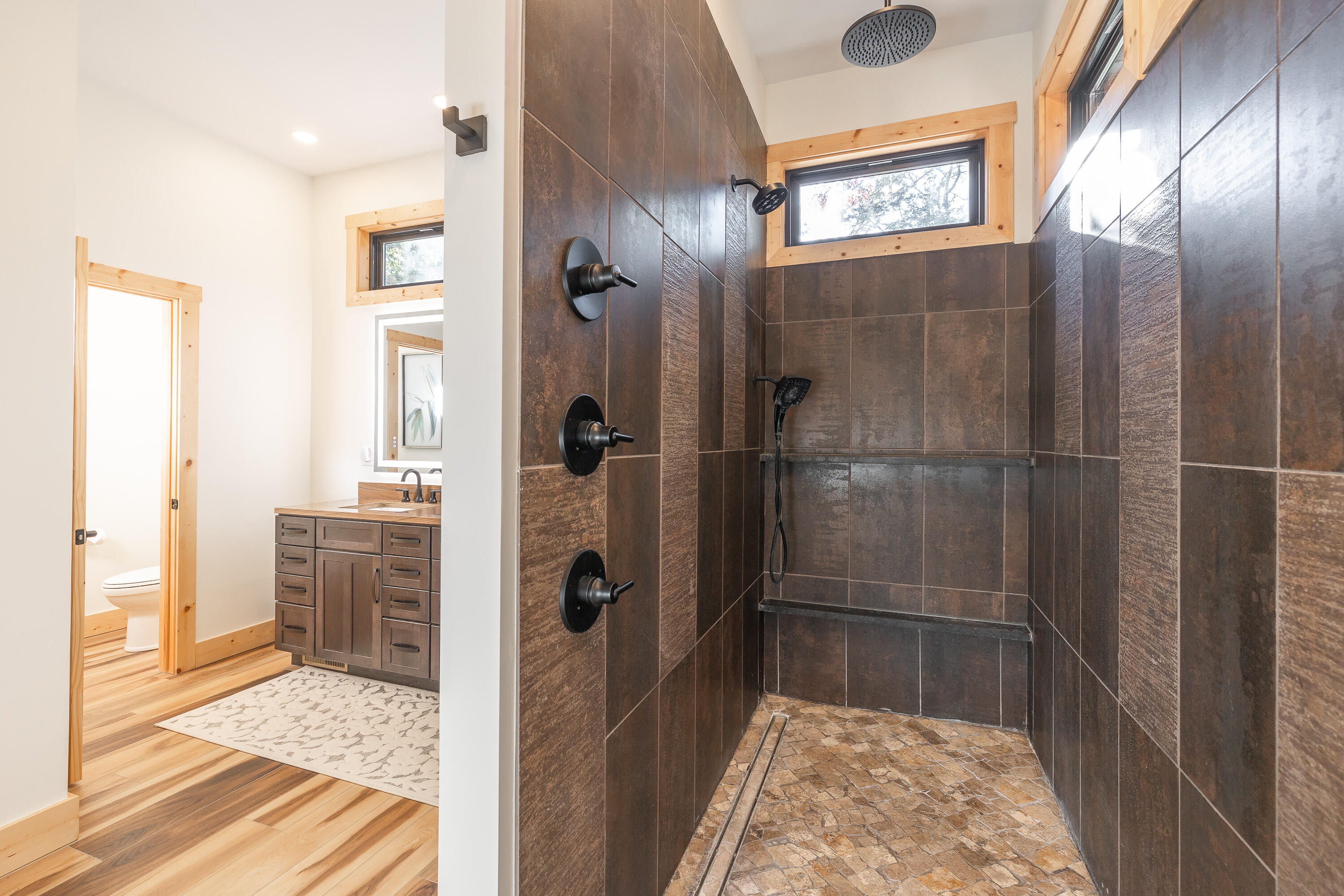 property viewer photo 42