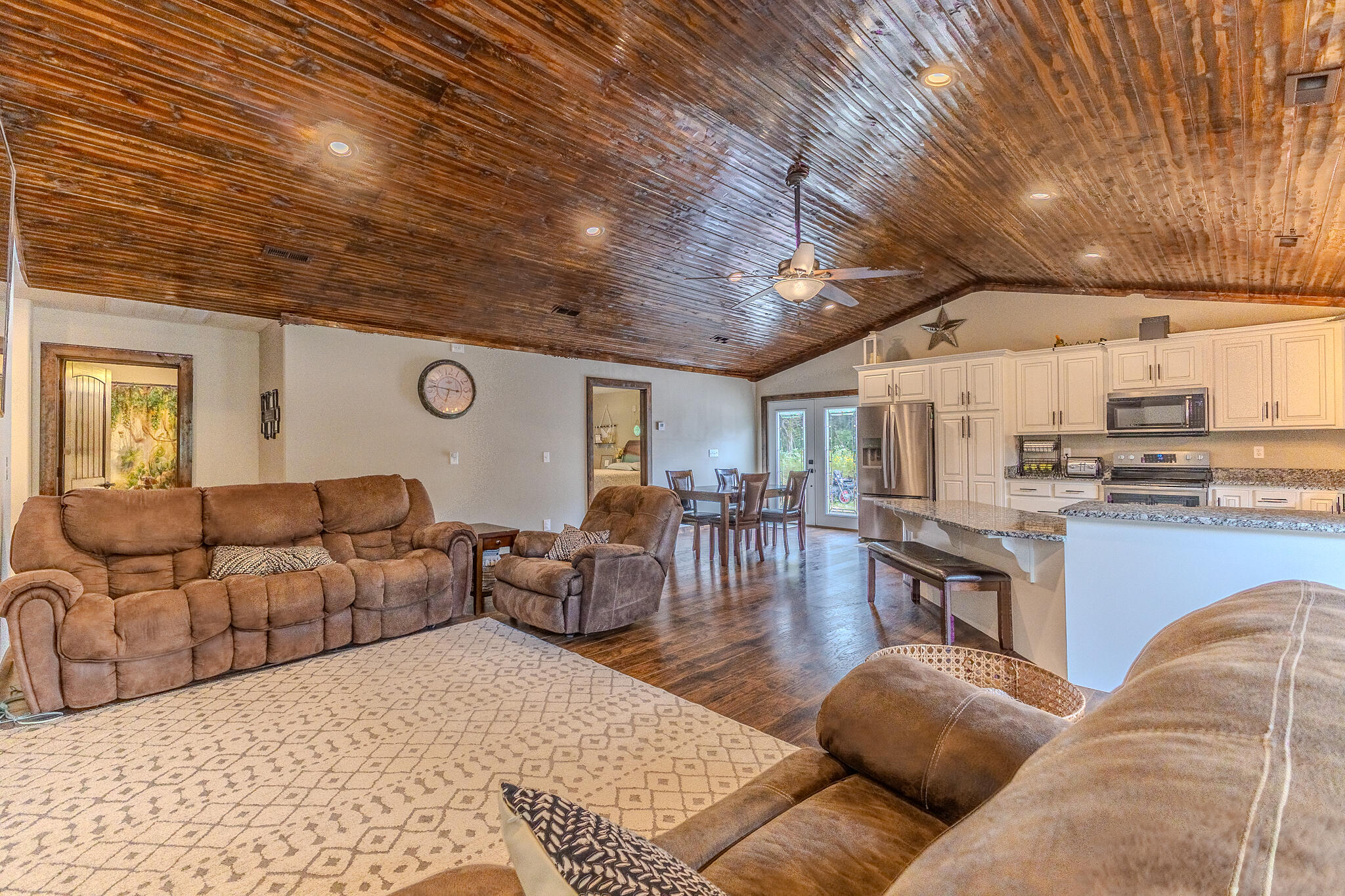 property viewer photo 10