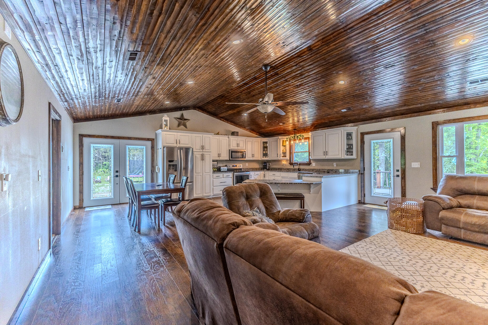 property viewer photo 3