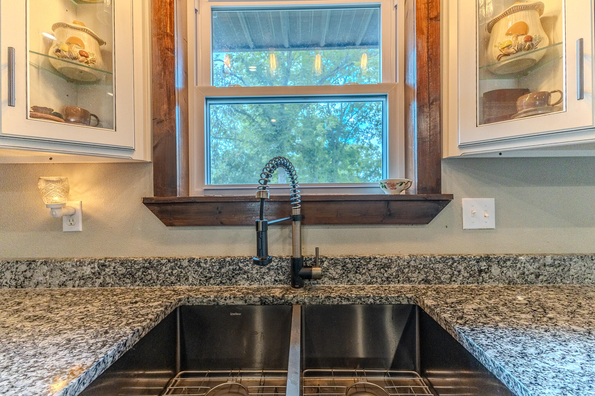property viewer photo 7