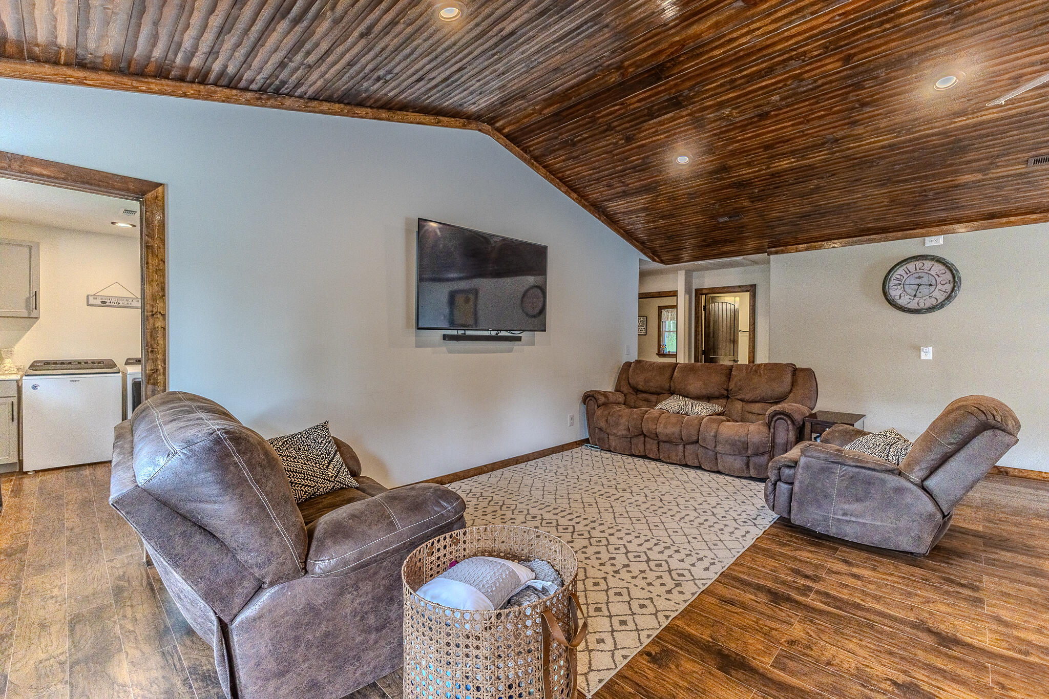 property viewer photo 9