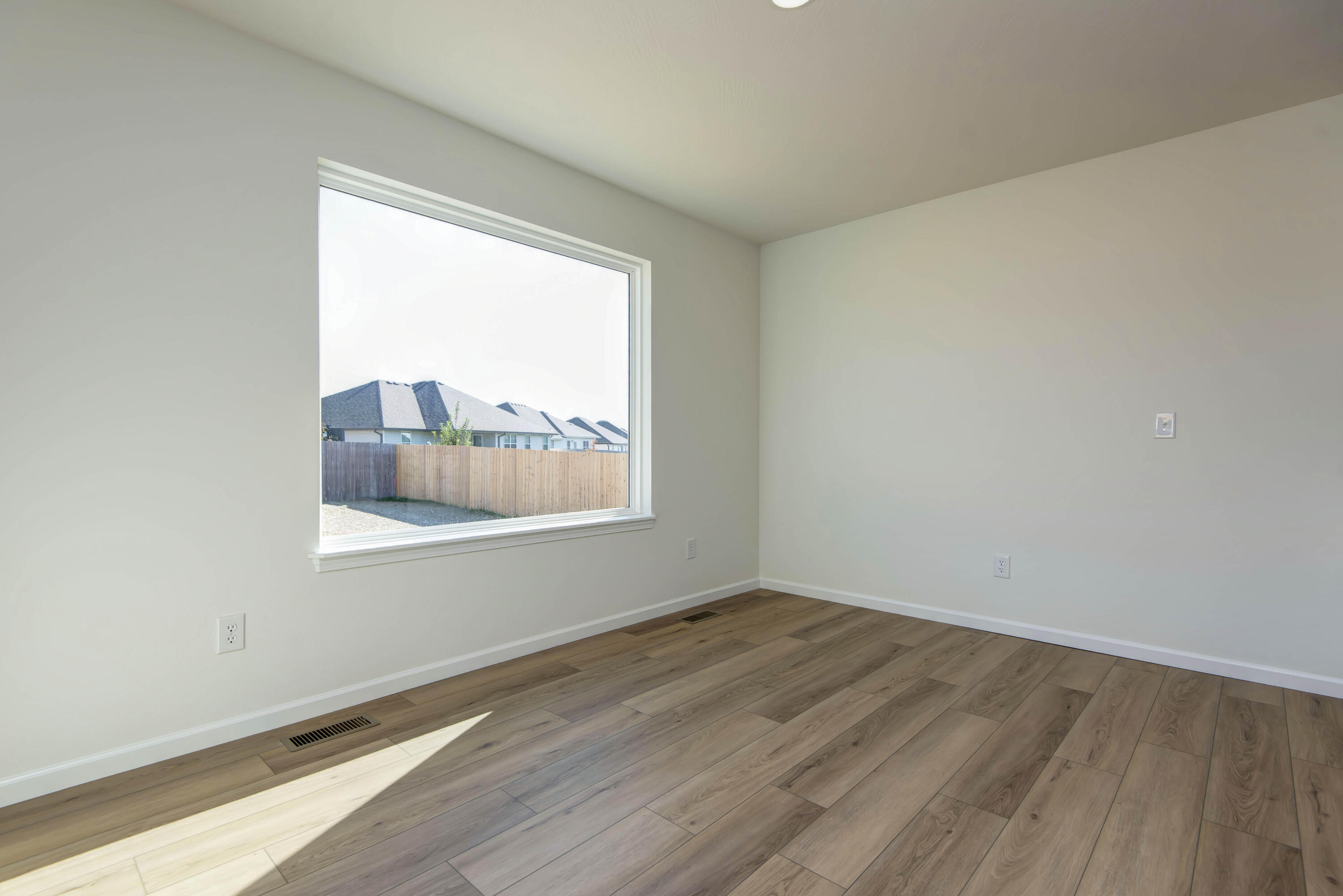 property viewer photo 10