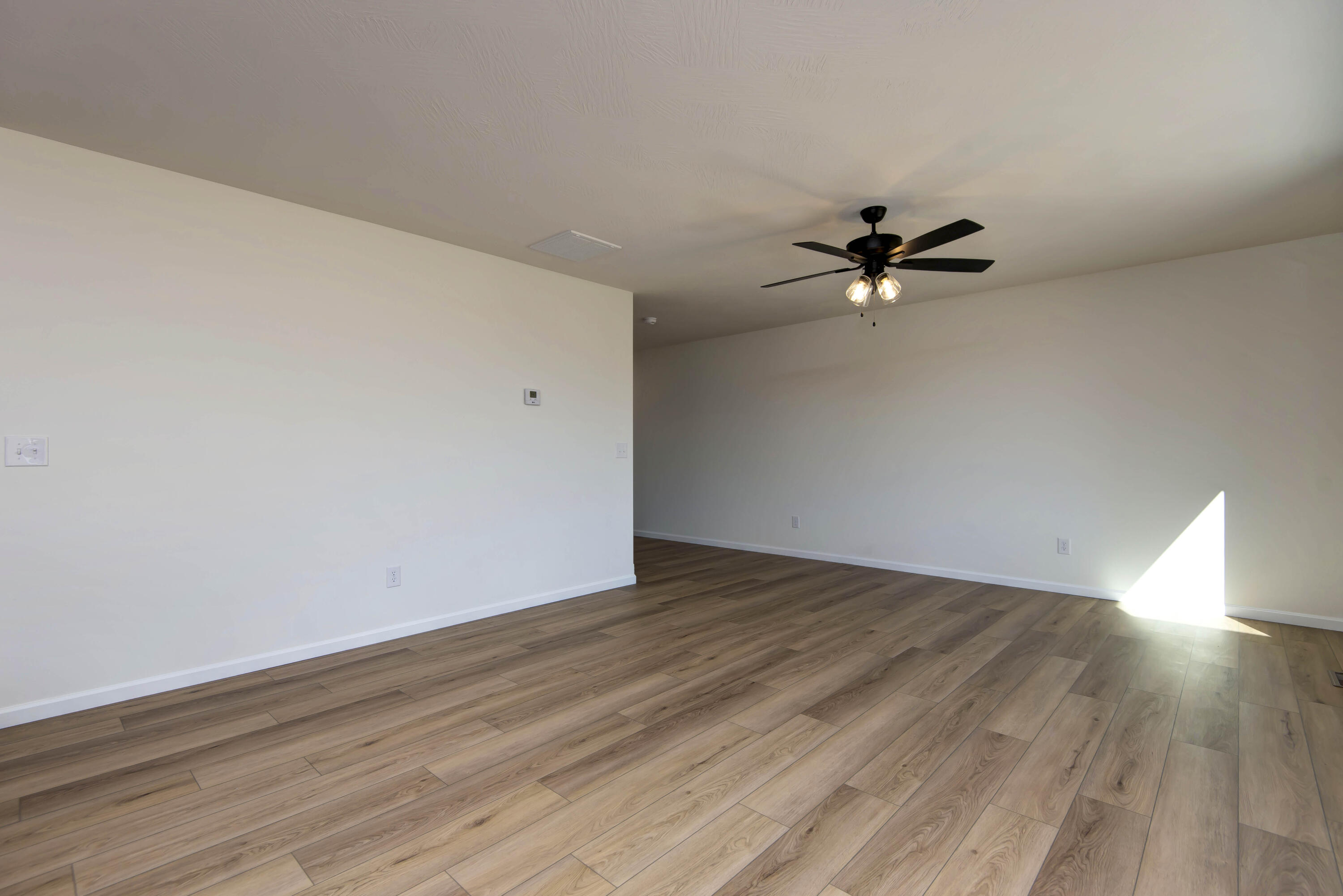 property viewer photo 12