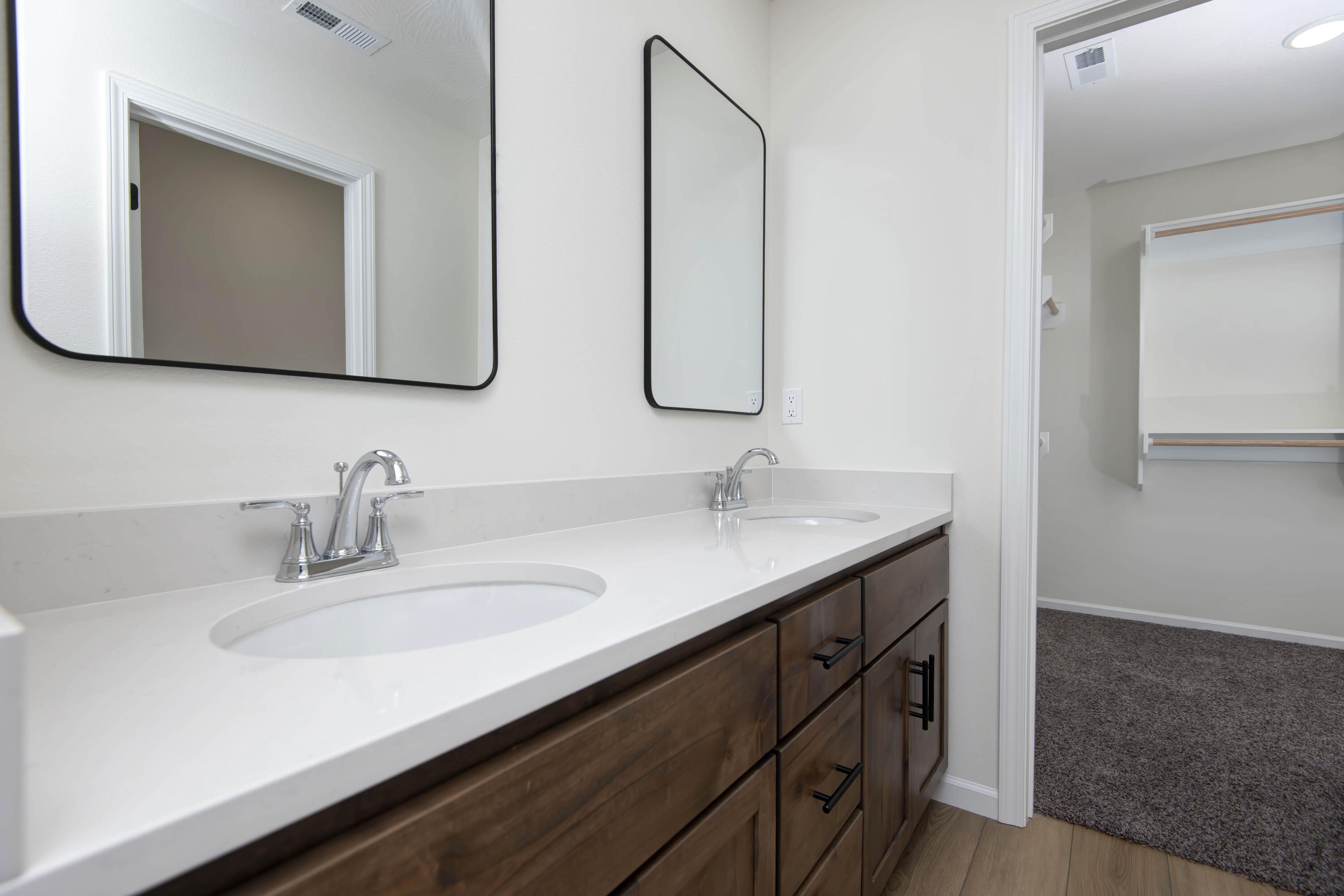 property viewer photo 17