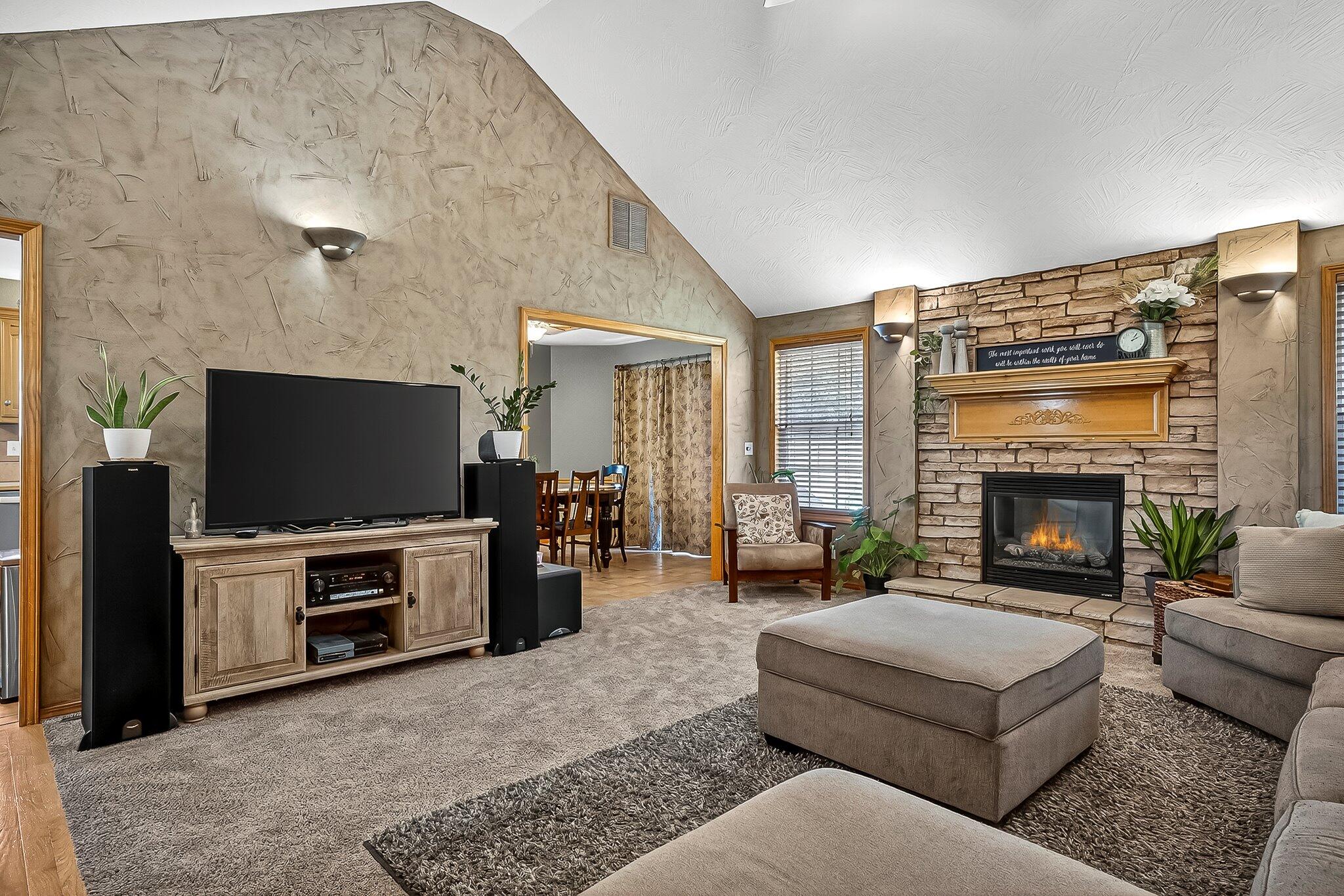 property viewer photo 3