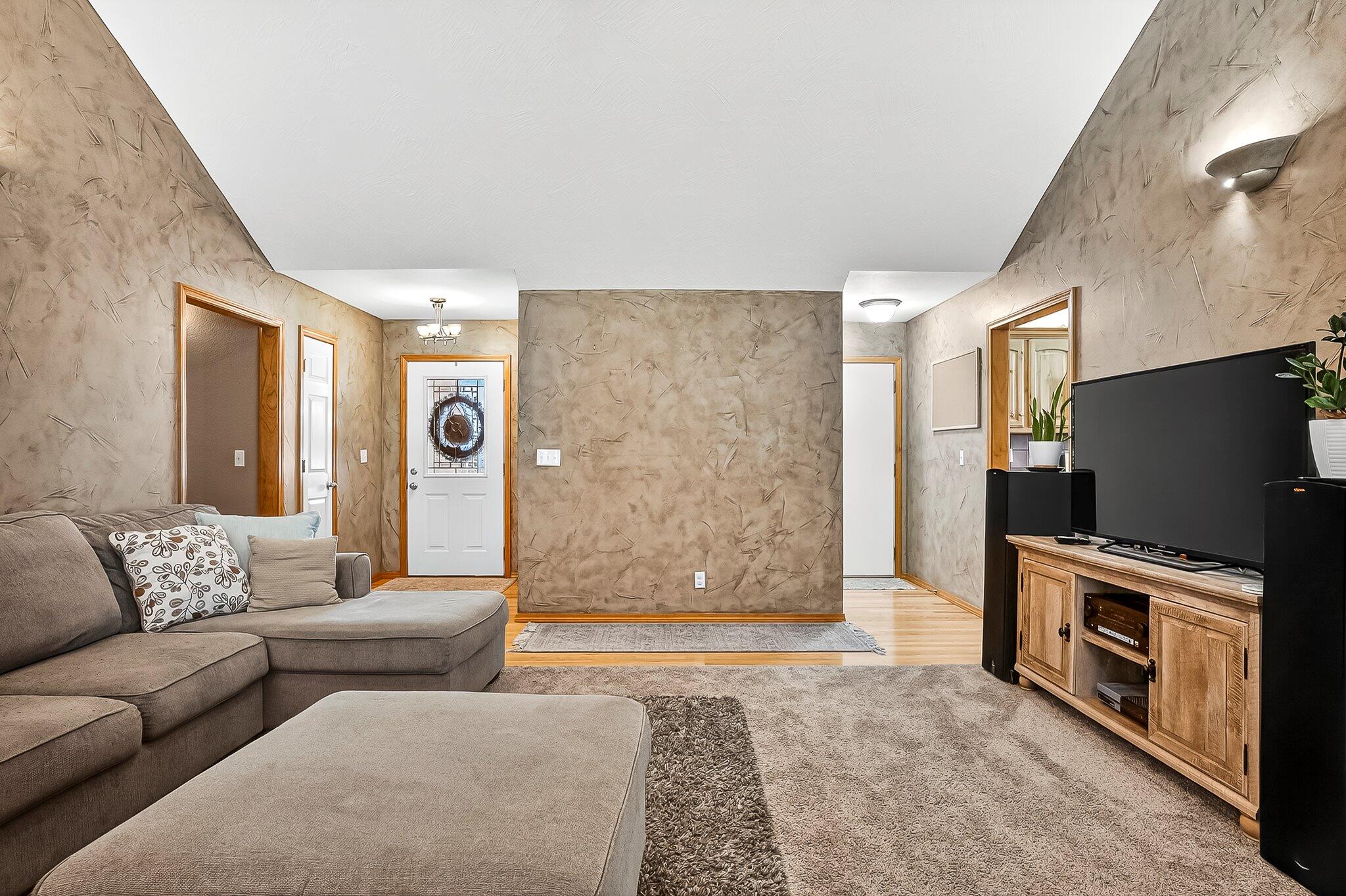 property viewer photo 5