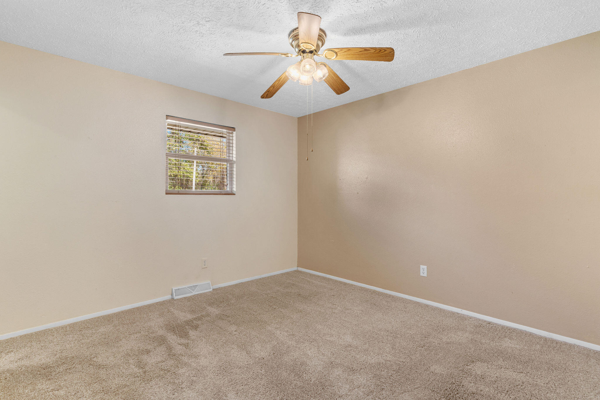 property viewer photo 17