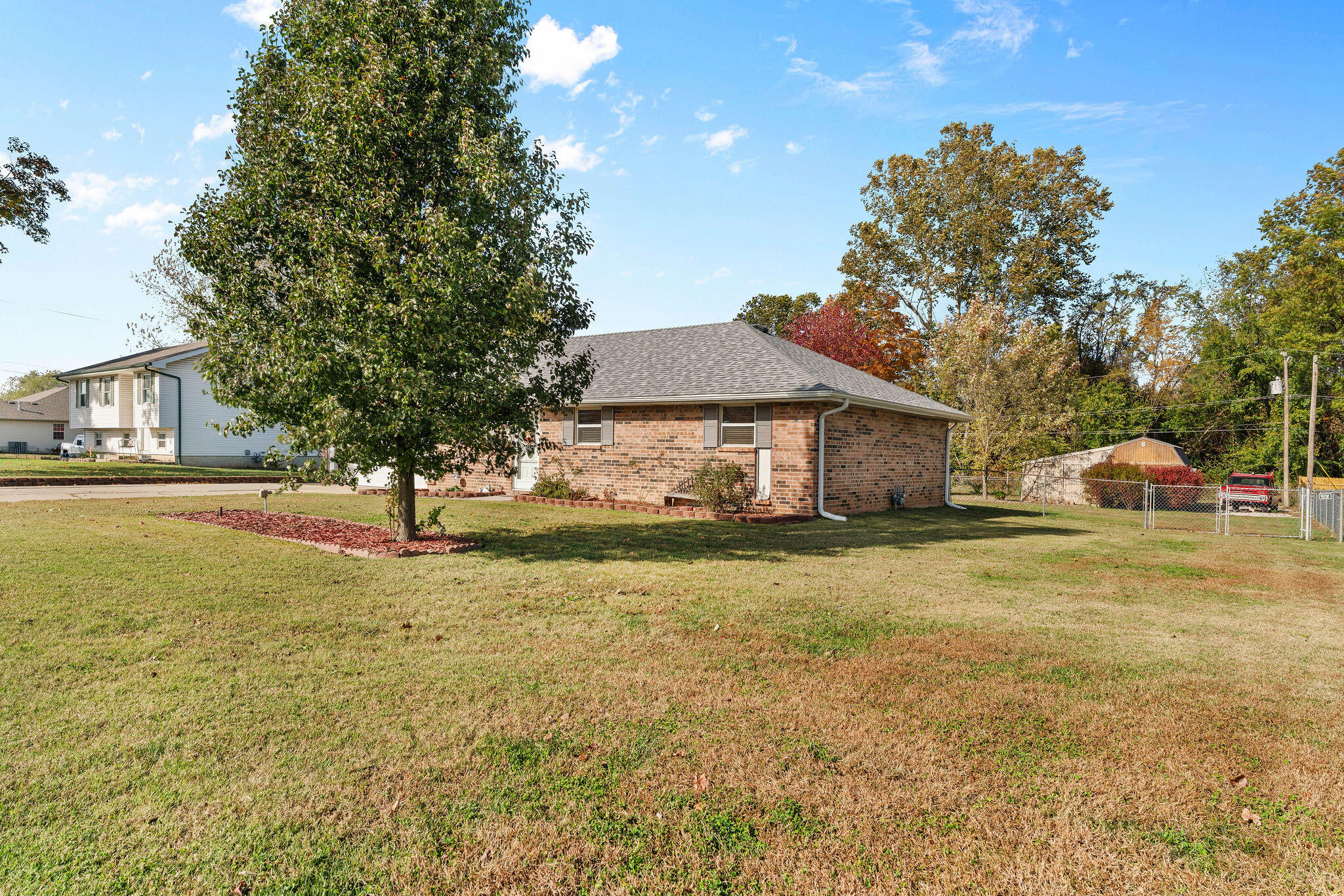 property viewer photo 2