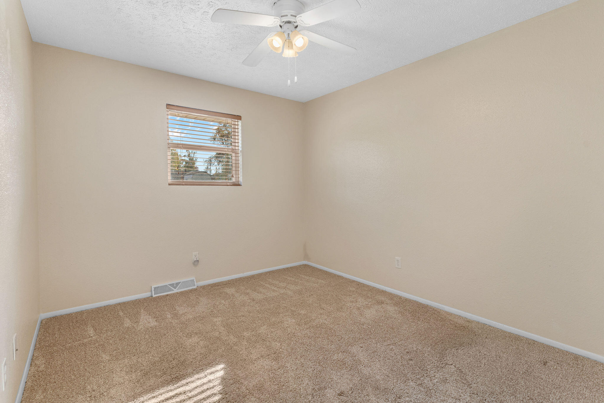 property viewer photo 20