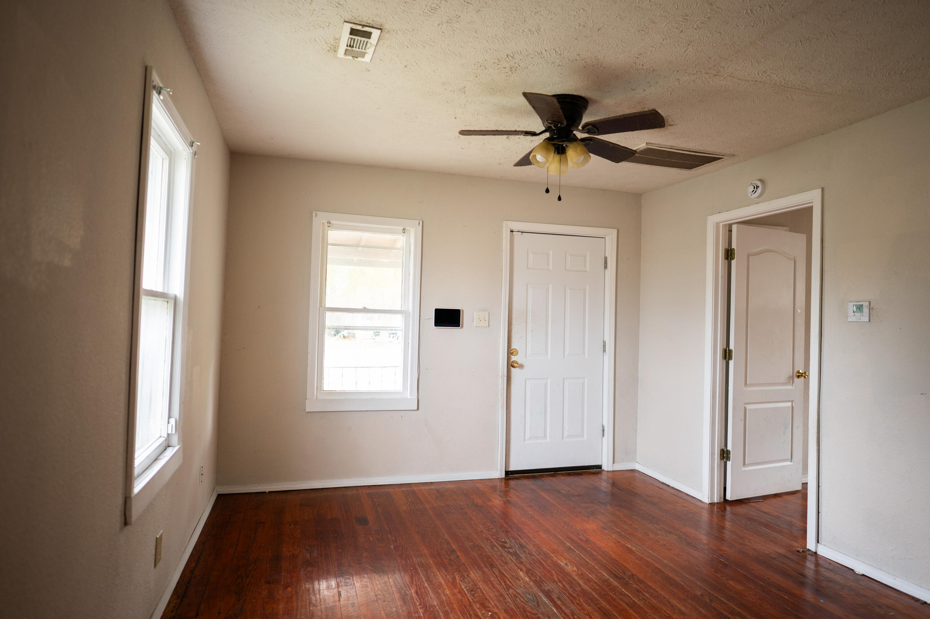 property viewer photo 4