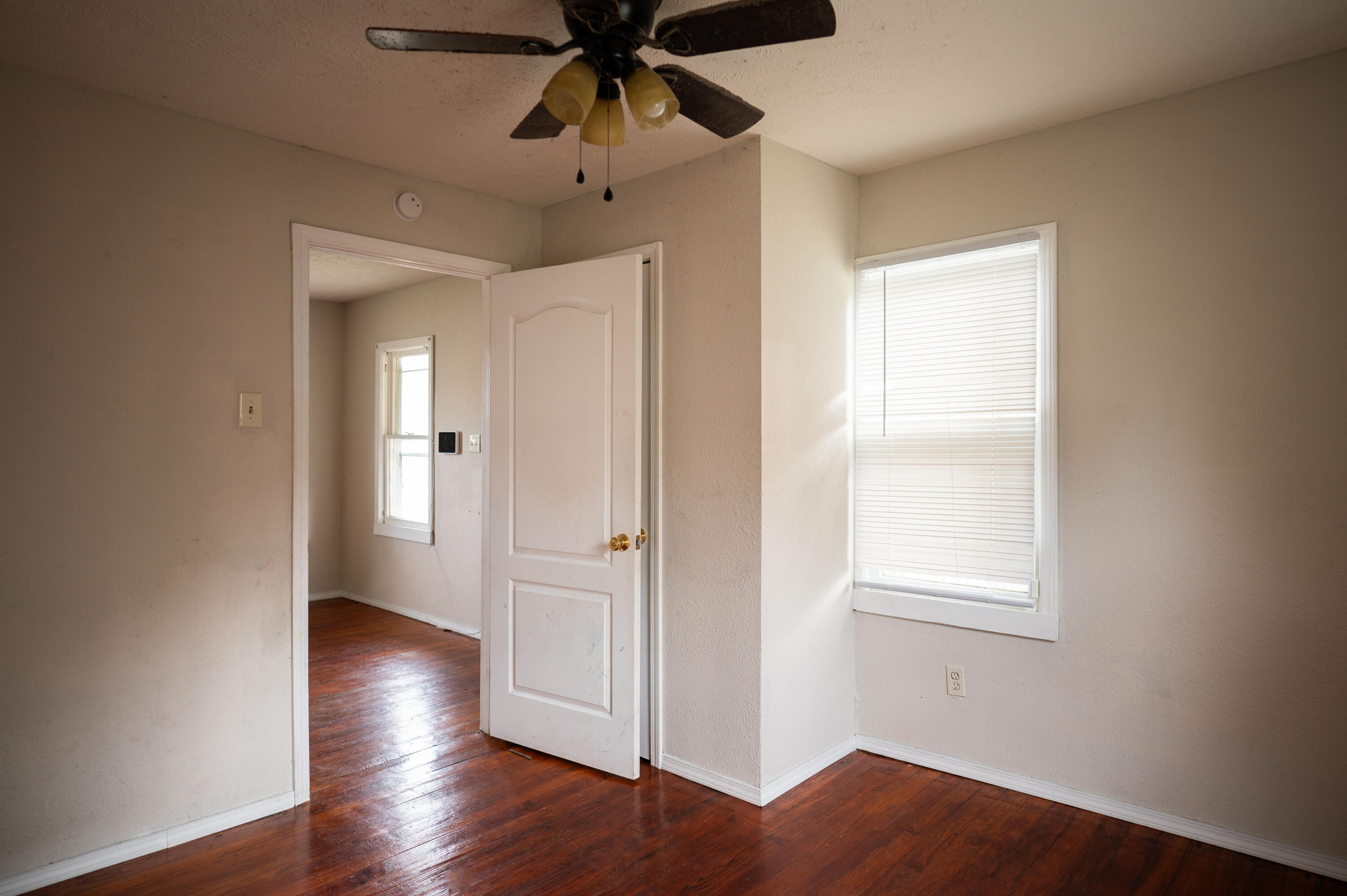 property viewer photo 7