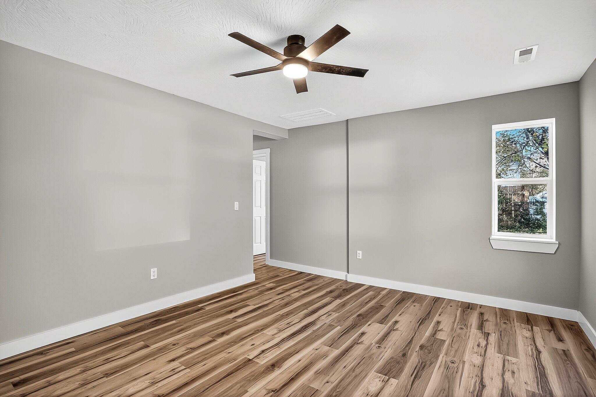 property viewer photo 5
