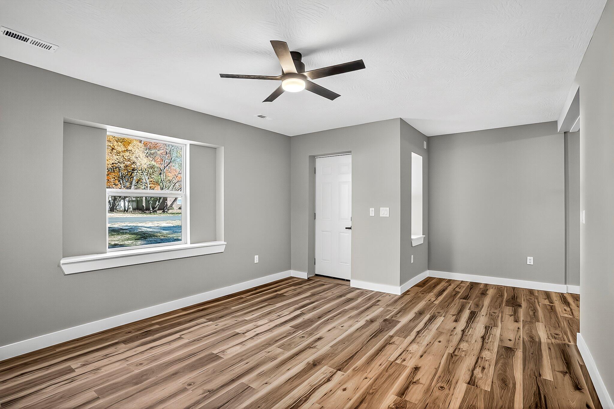 property viewer photo 6