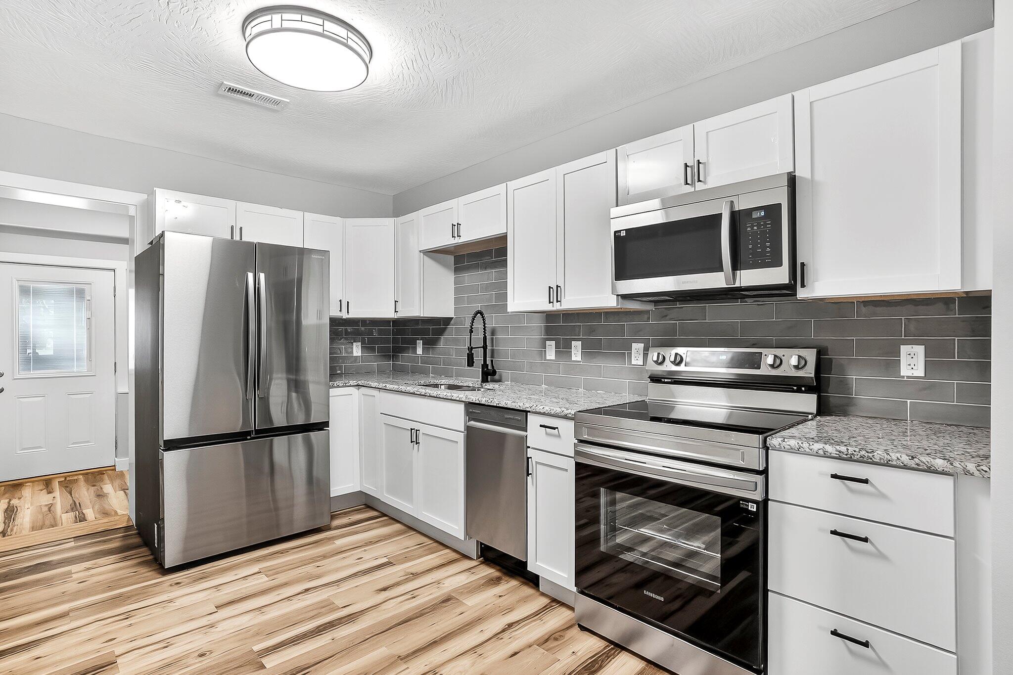 property viewer photo 9