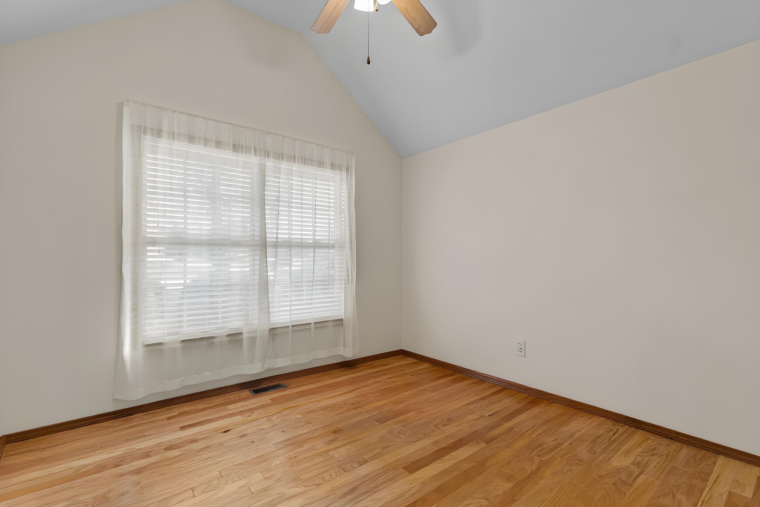 property viewer photo 18