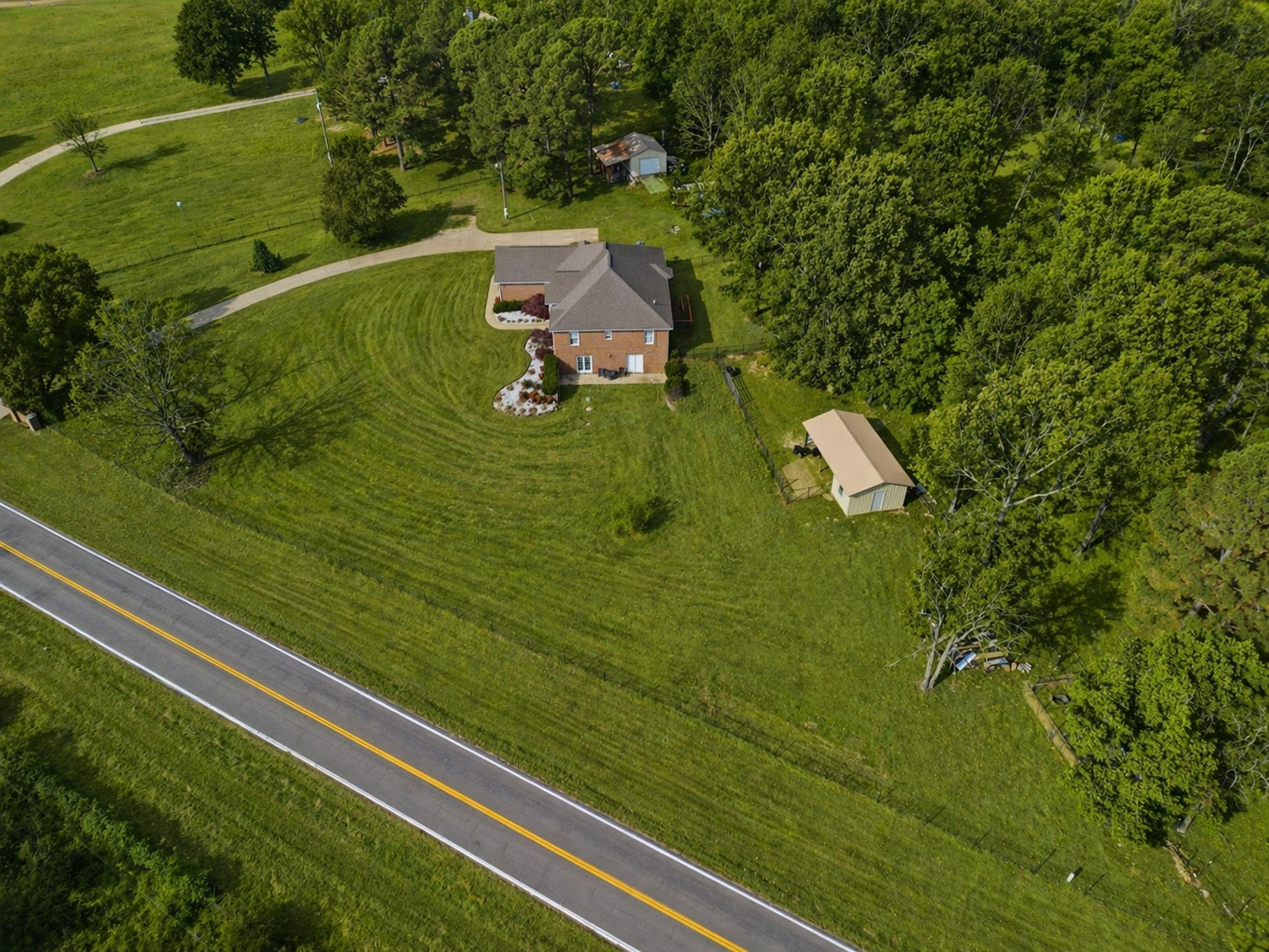 main property photo 28