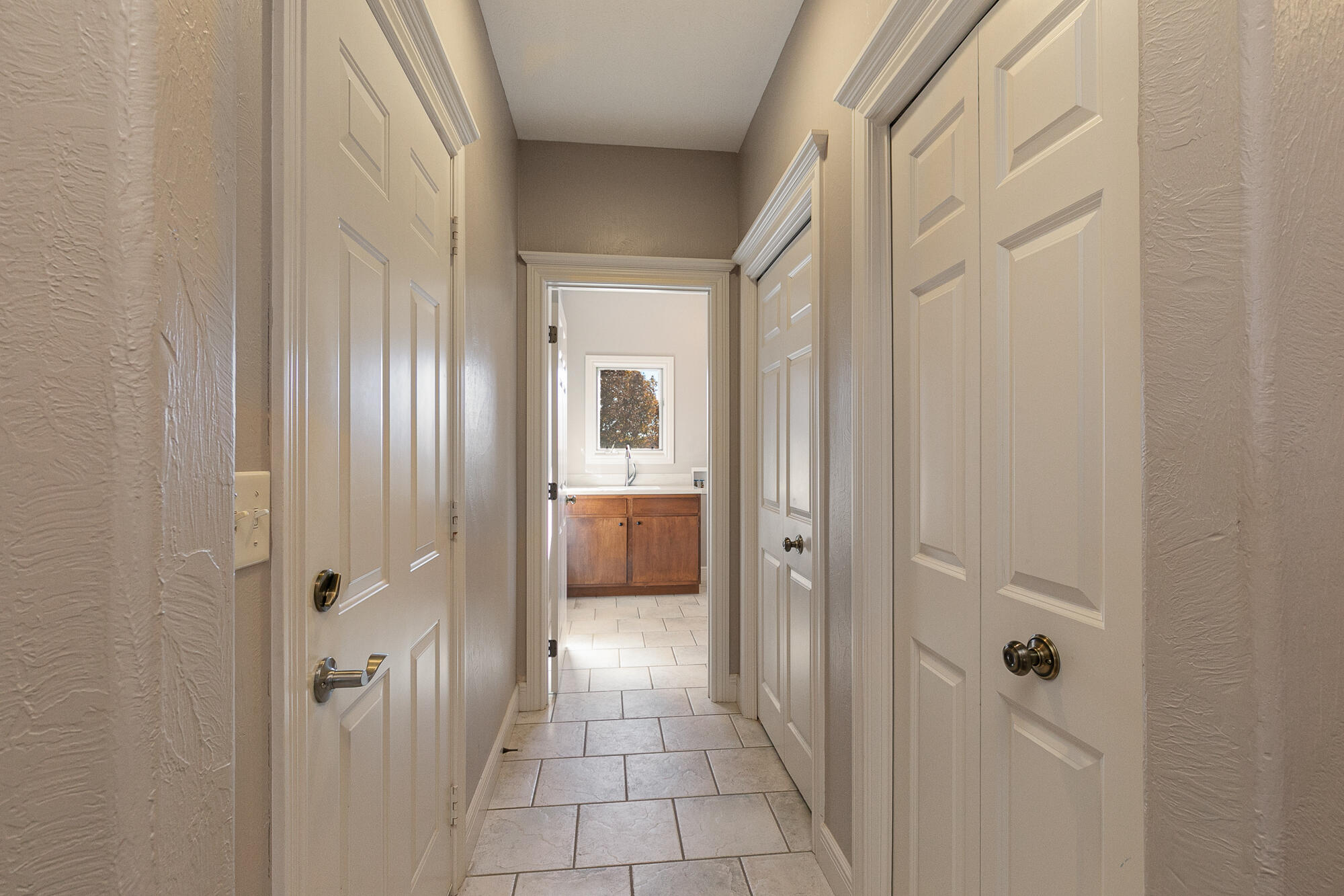 property viewer photo 26