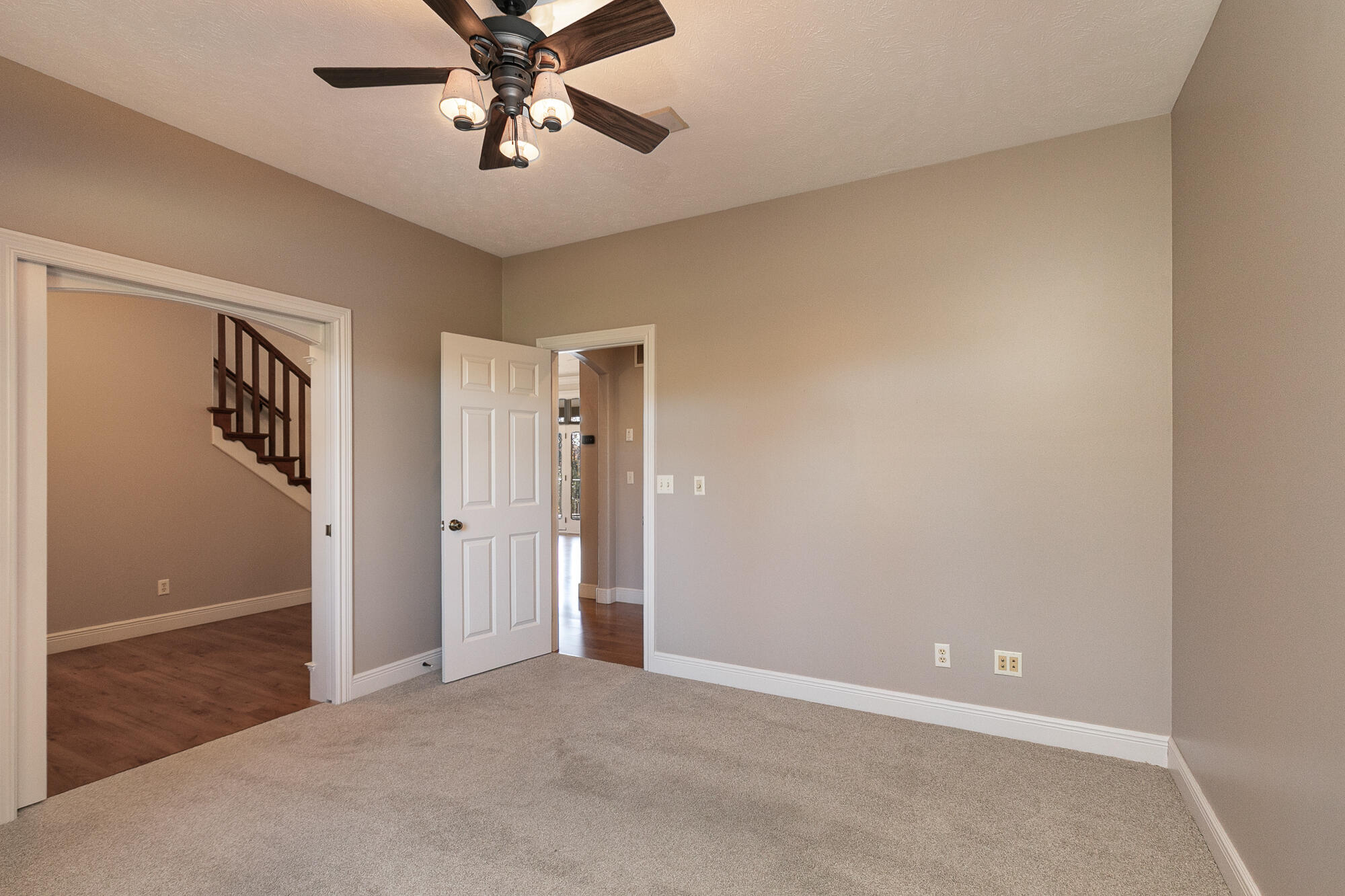 property viewer photo 29