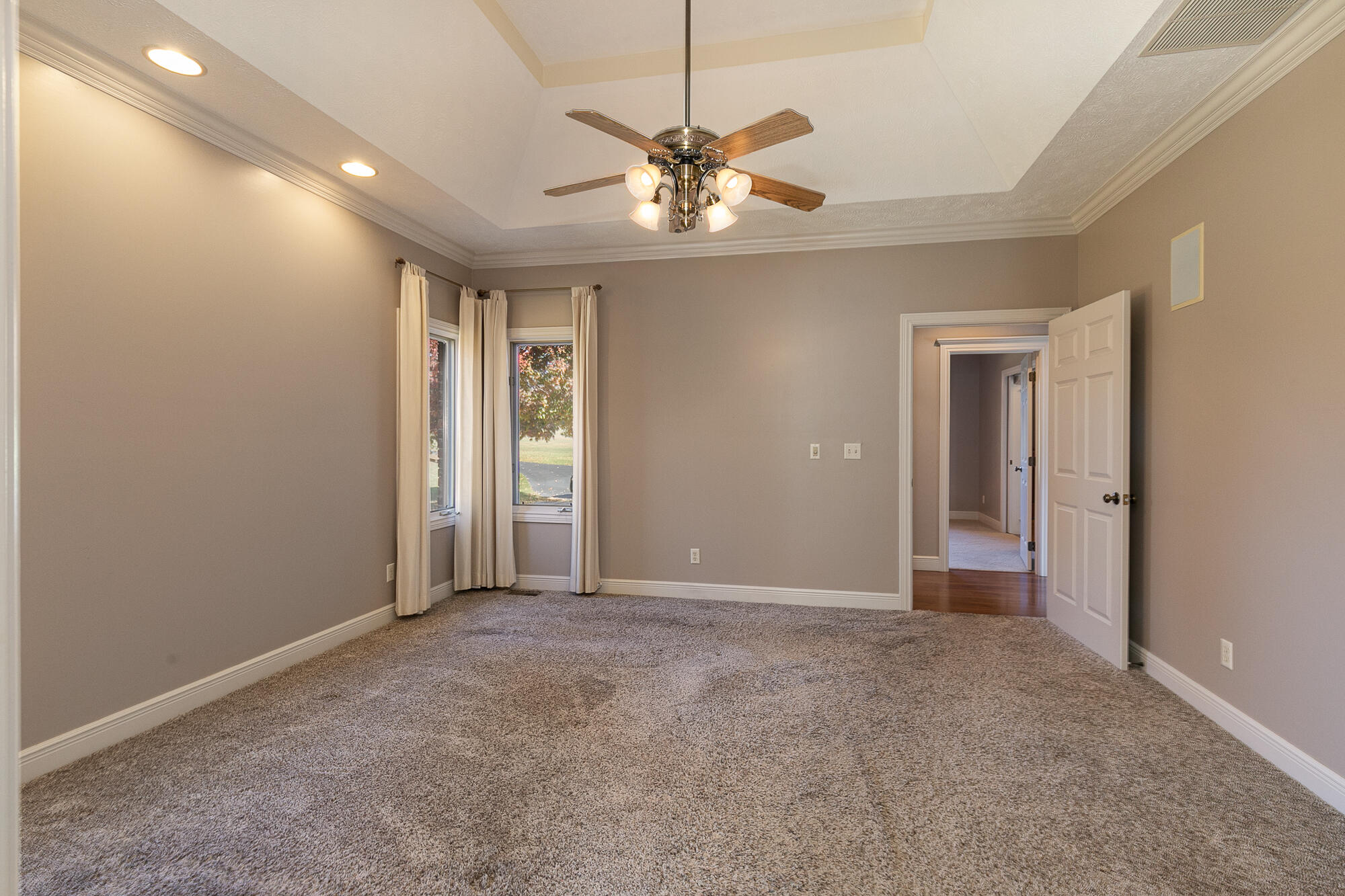 property viewer photo 32