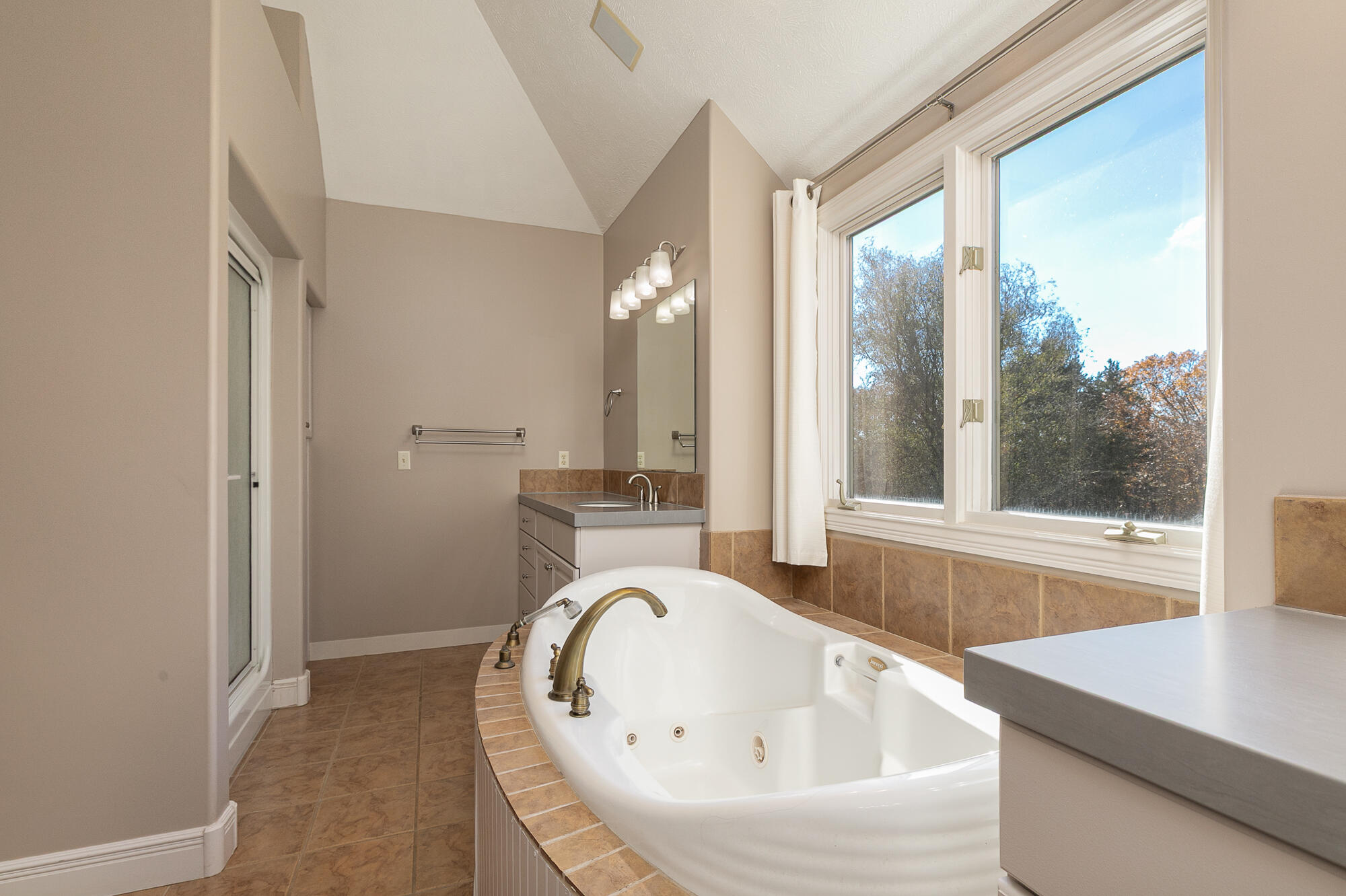 property viewer photo 35