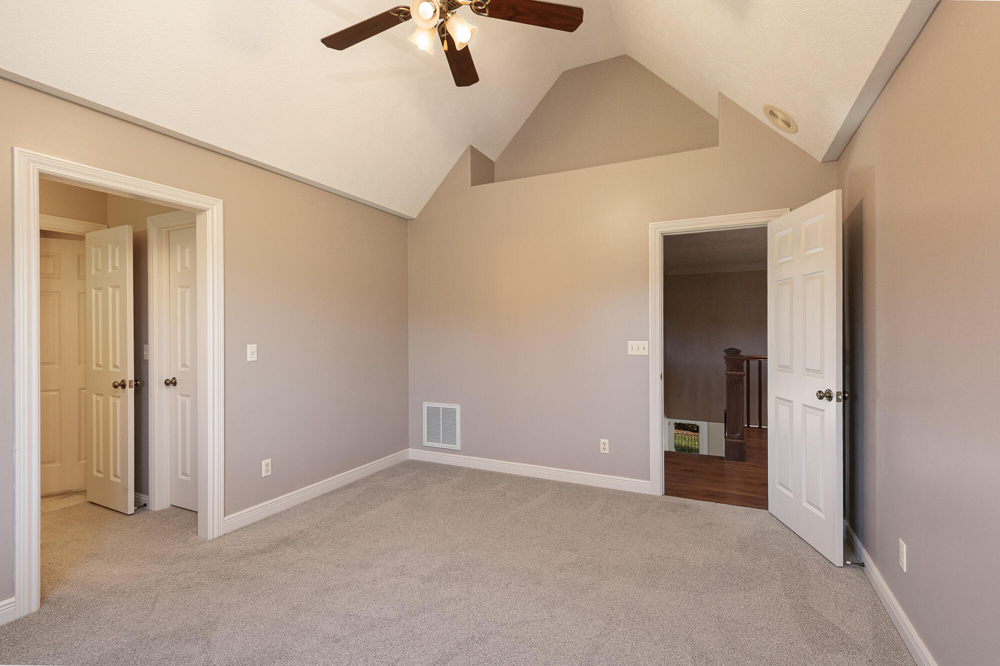 property viewer photo 44