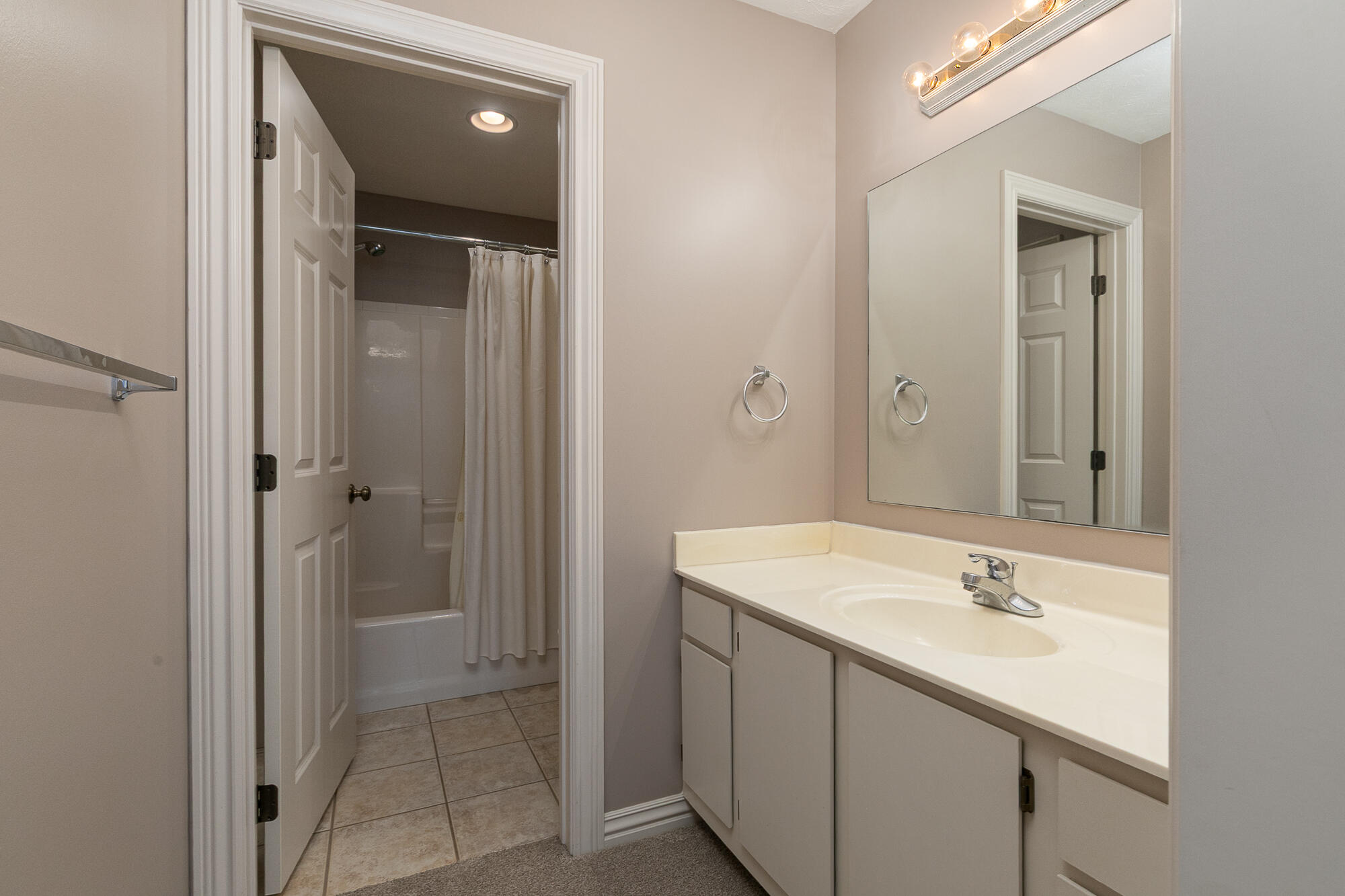 property viewer photo 46