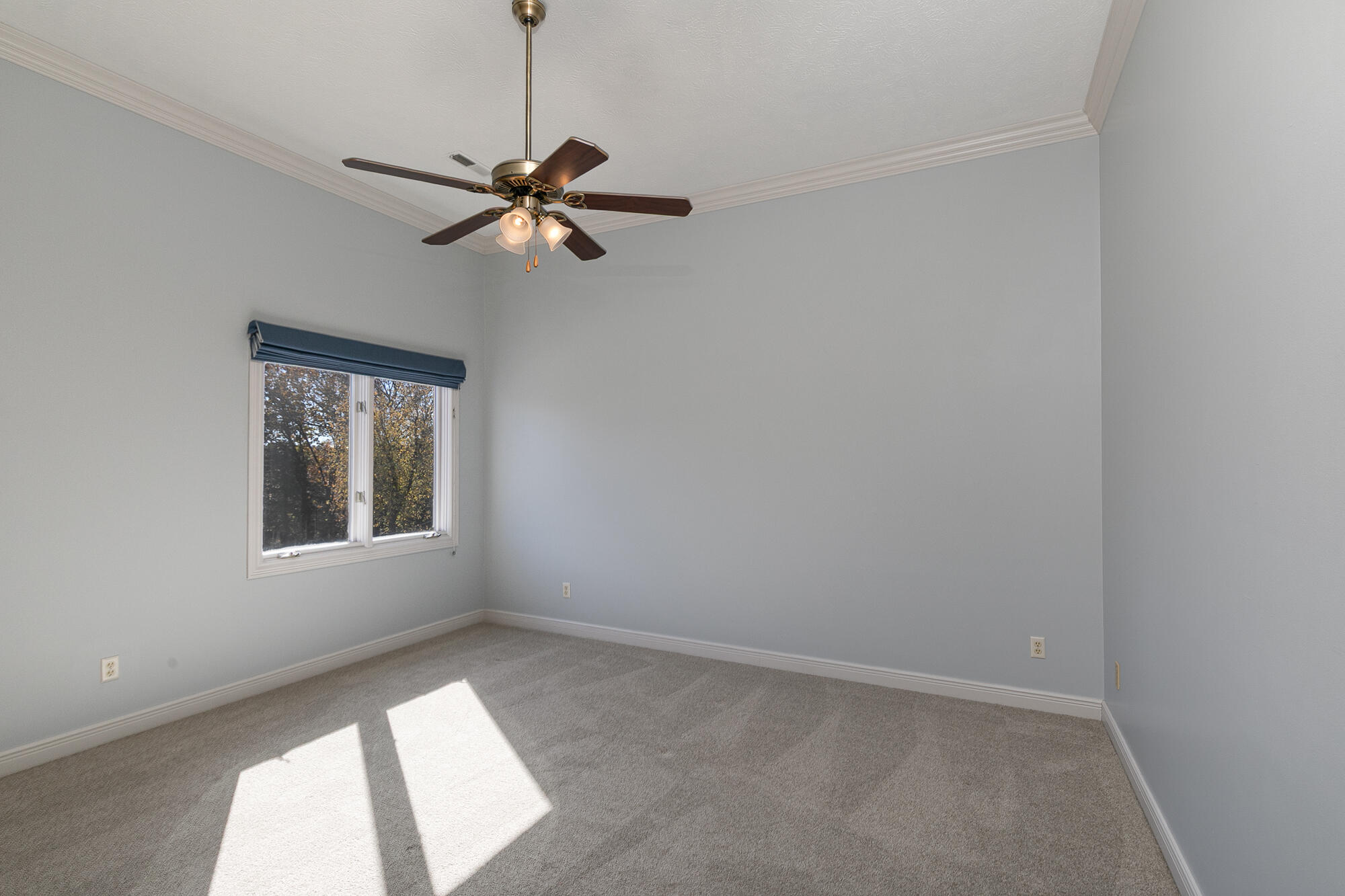 property viewer photo 47