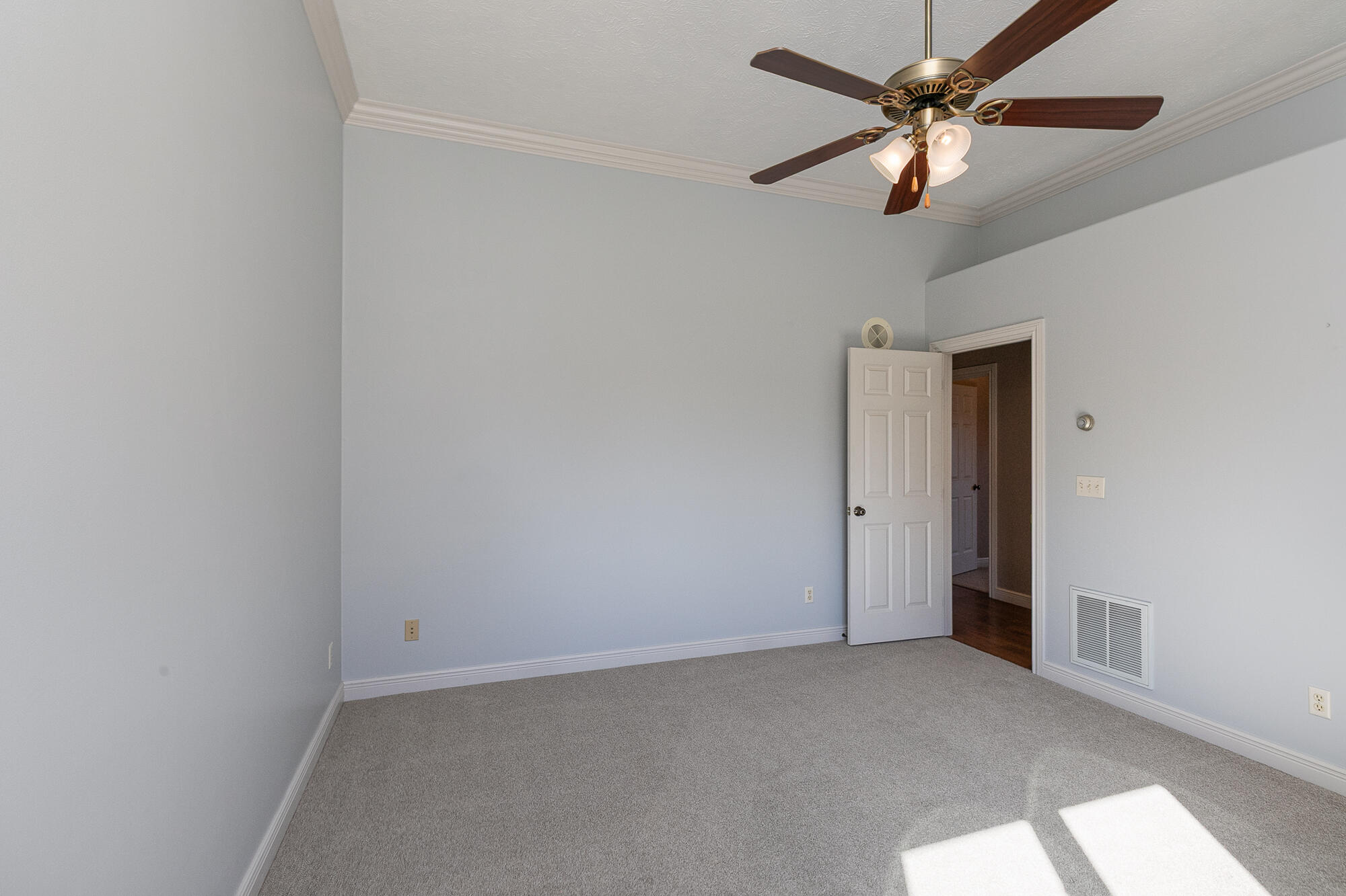 property viewer photo 48