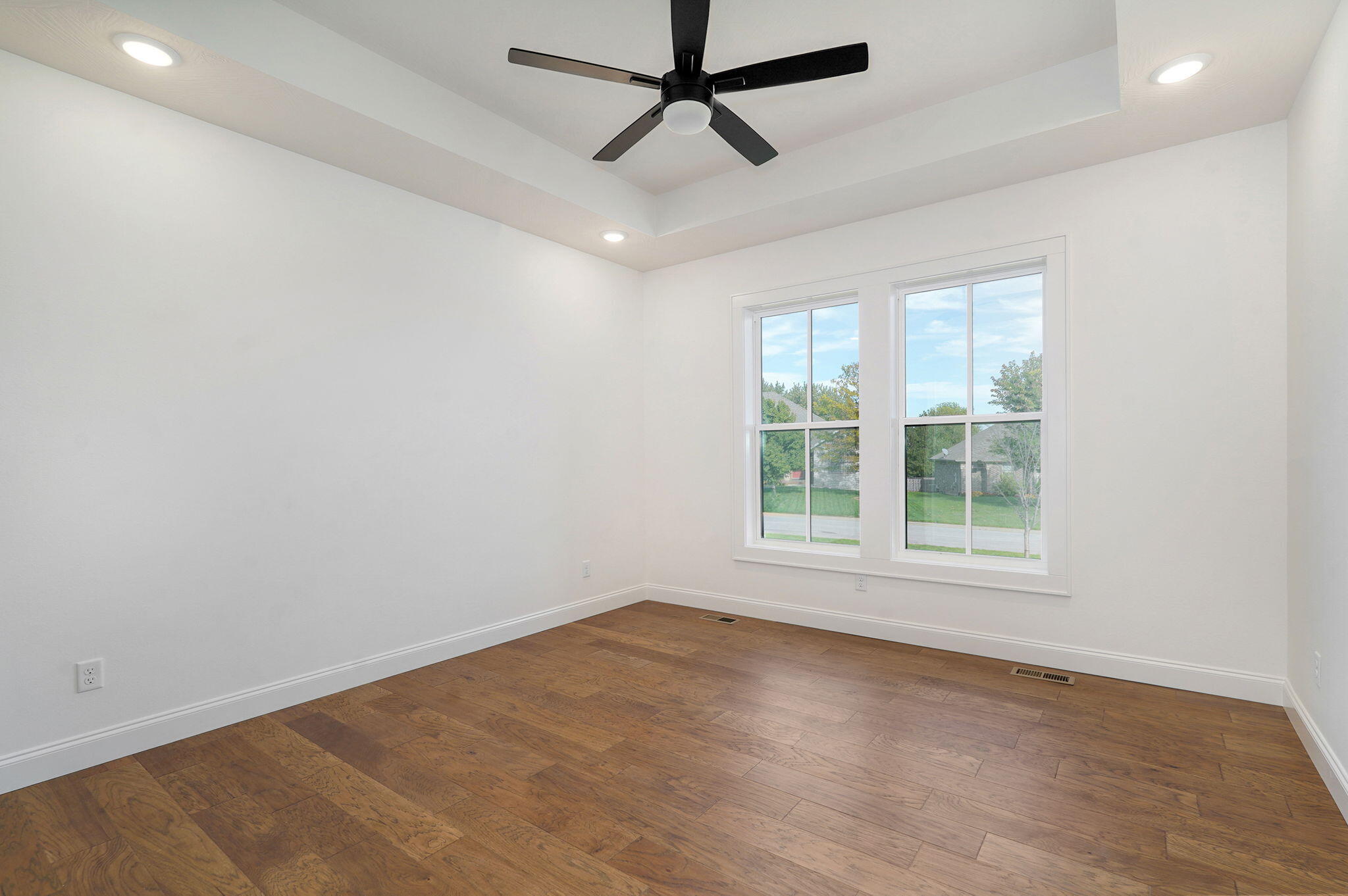property viewer photo 27