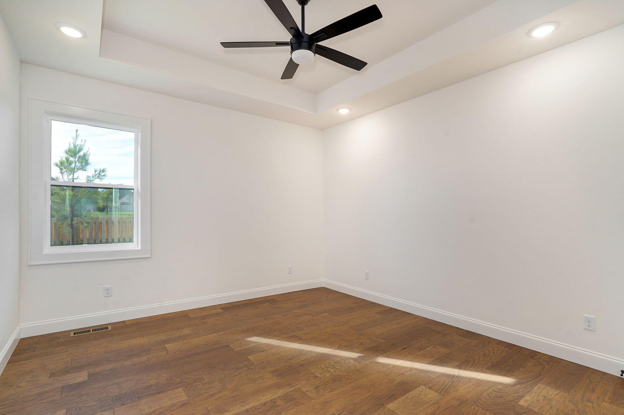 property viewer photo 30