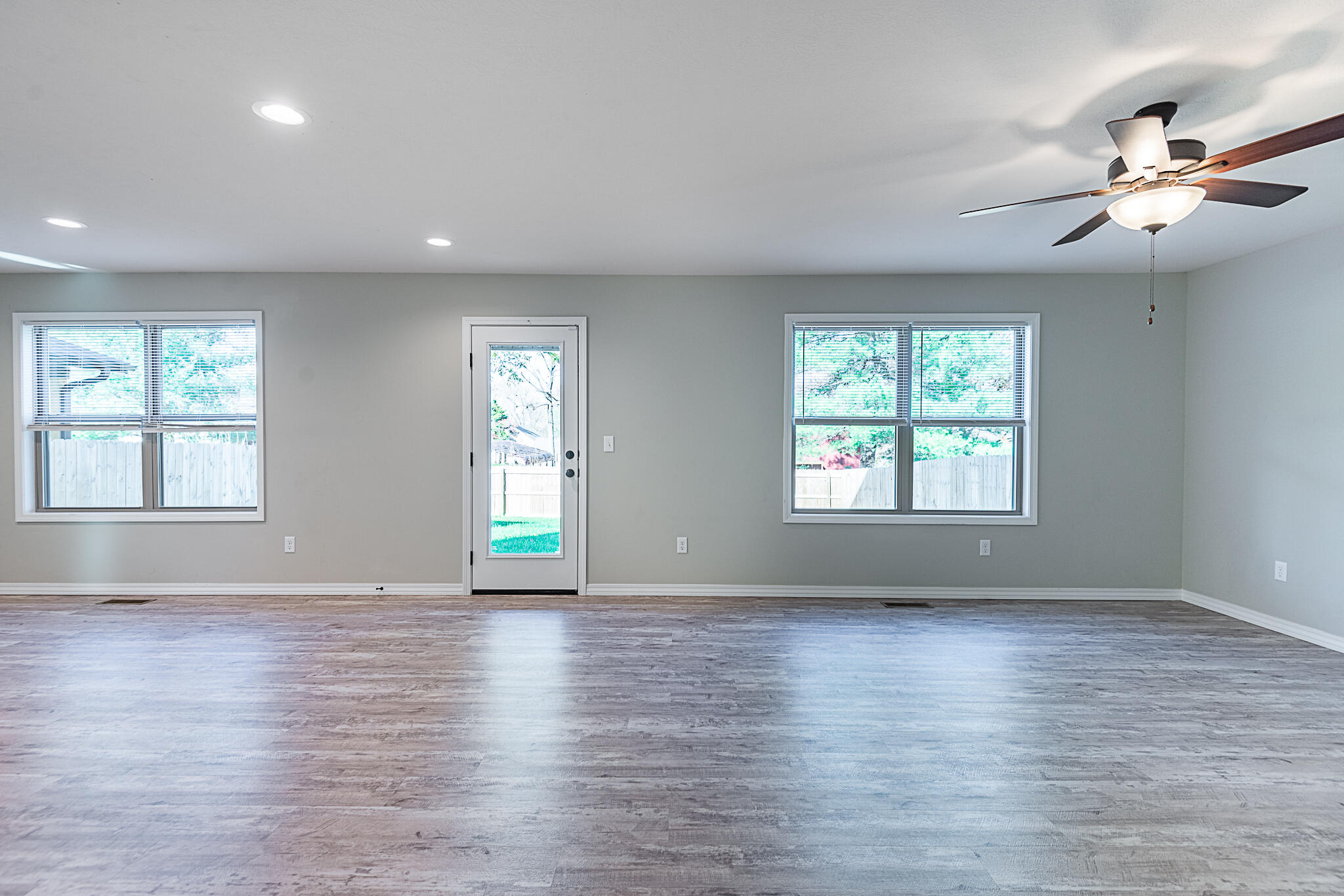 property viewer photo 2