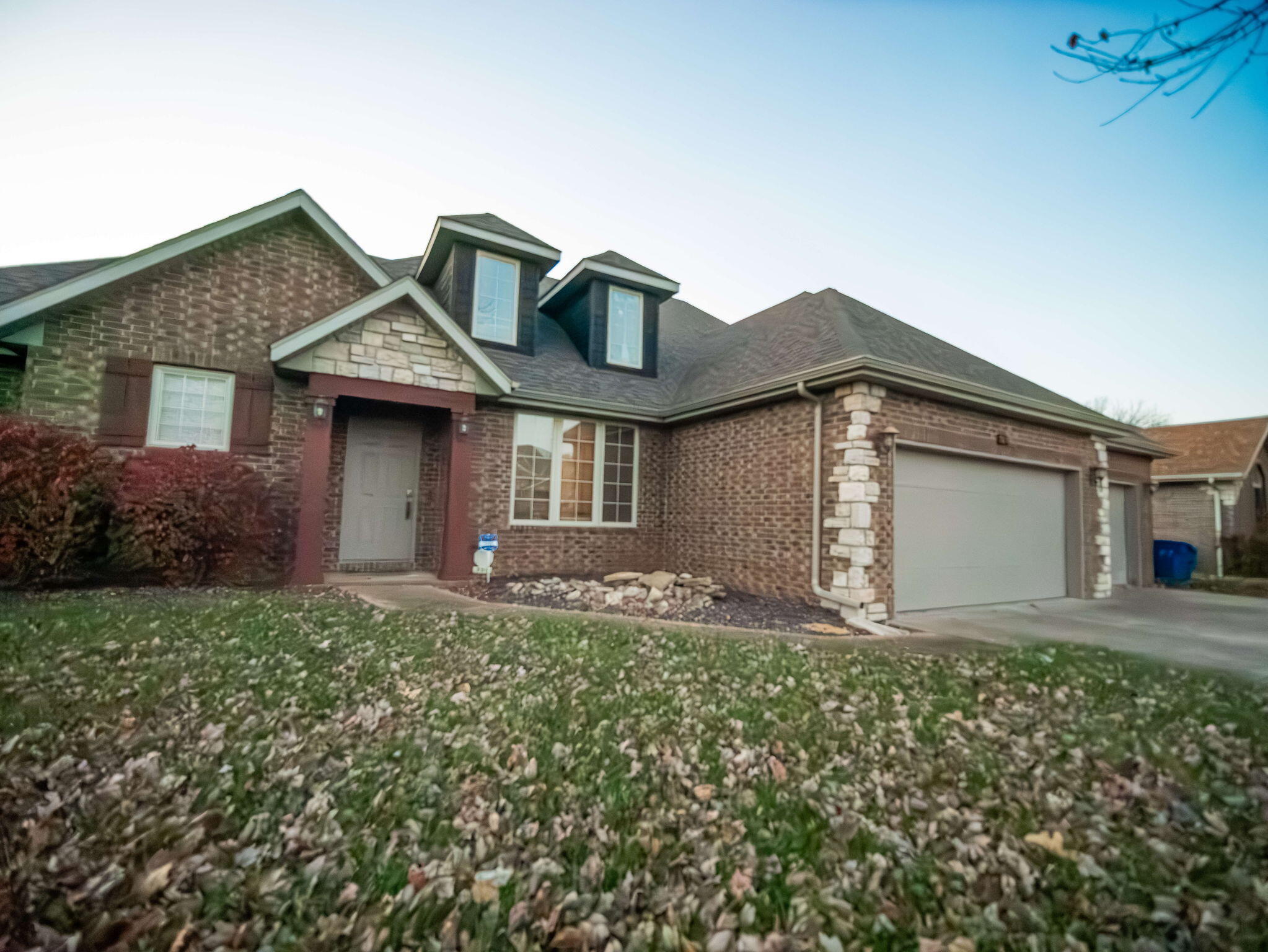 property viewer photo 2