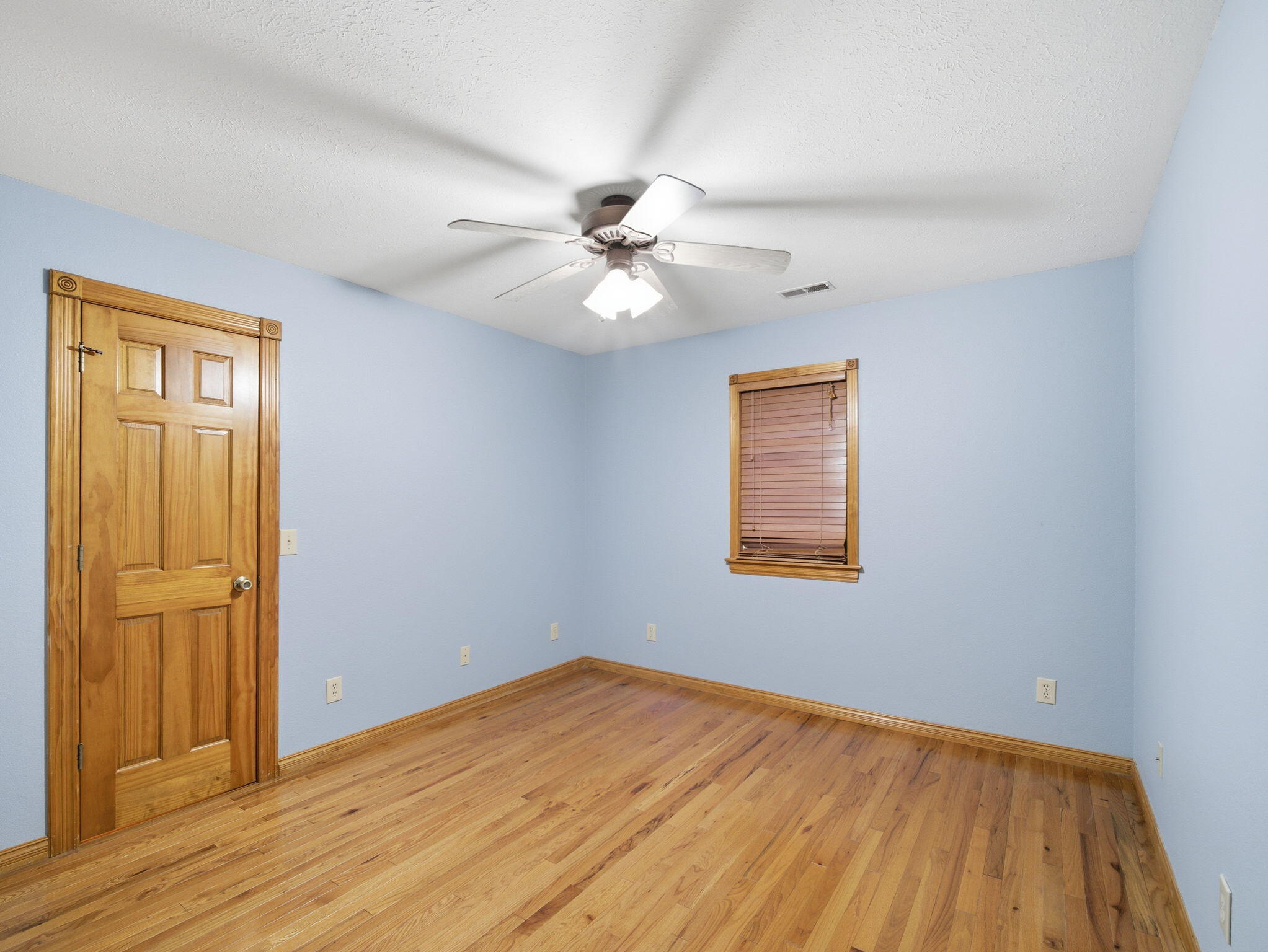 property viewer photo 26