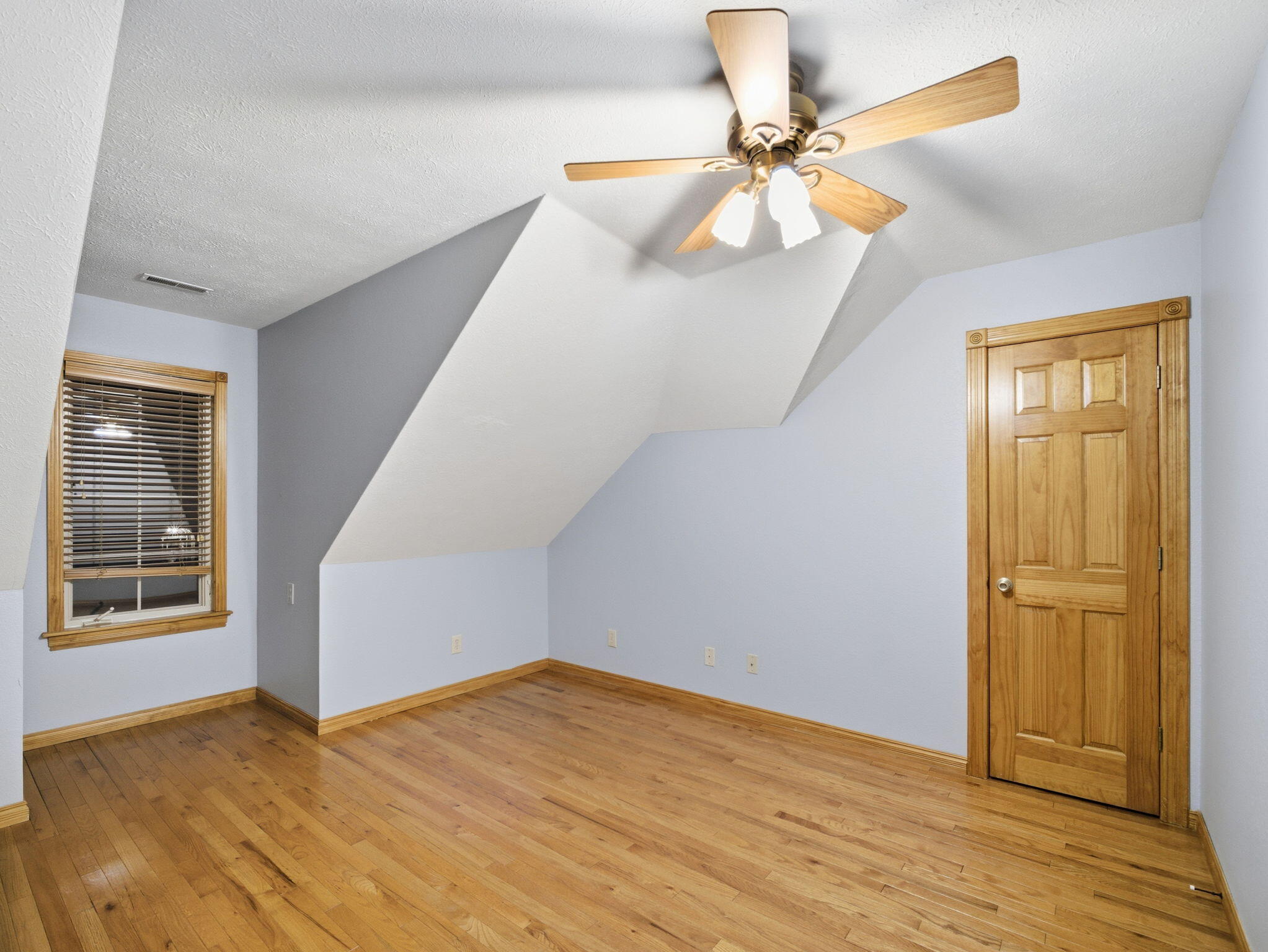 property viewer photo 29