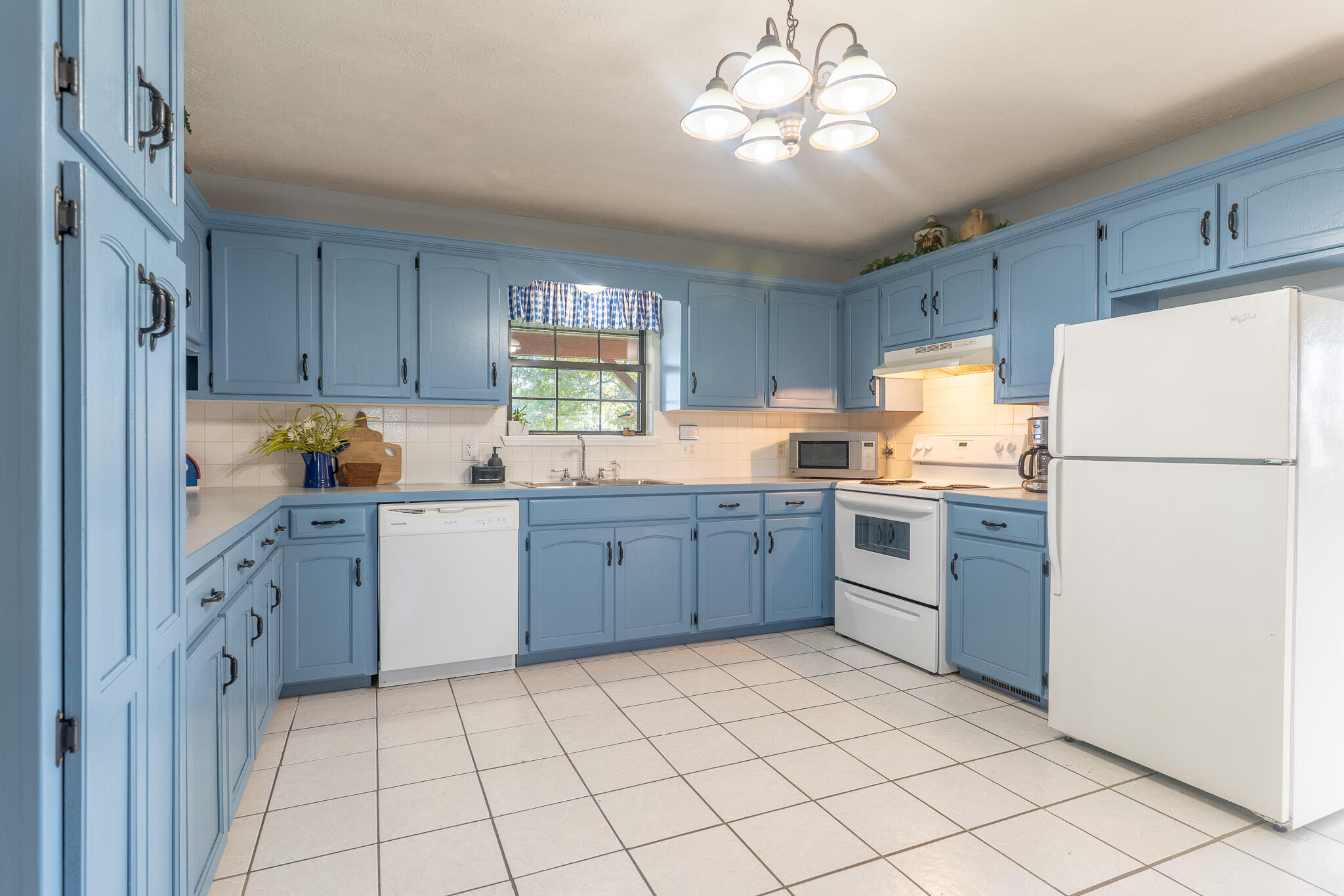main property photo 126