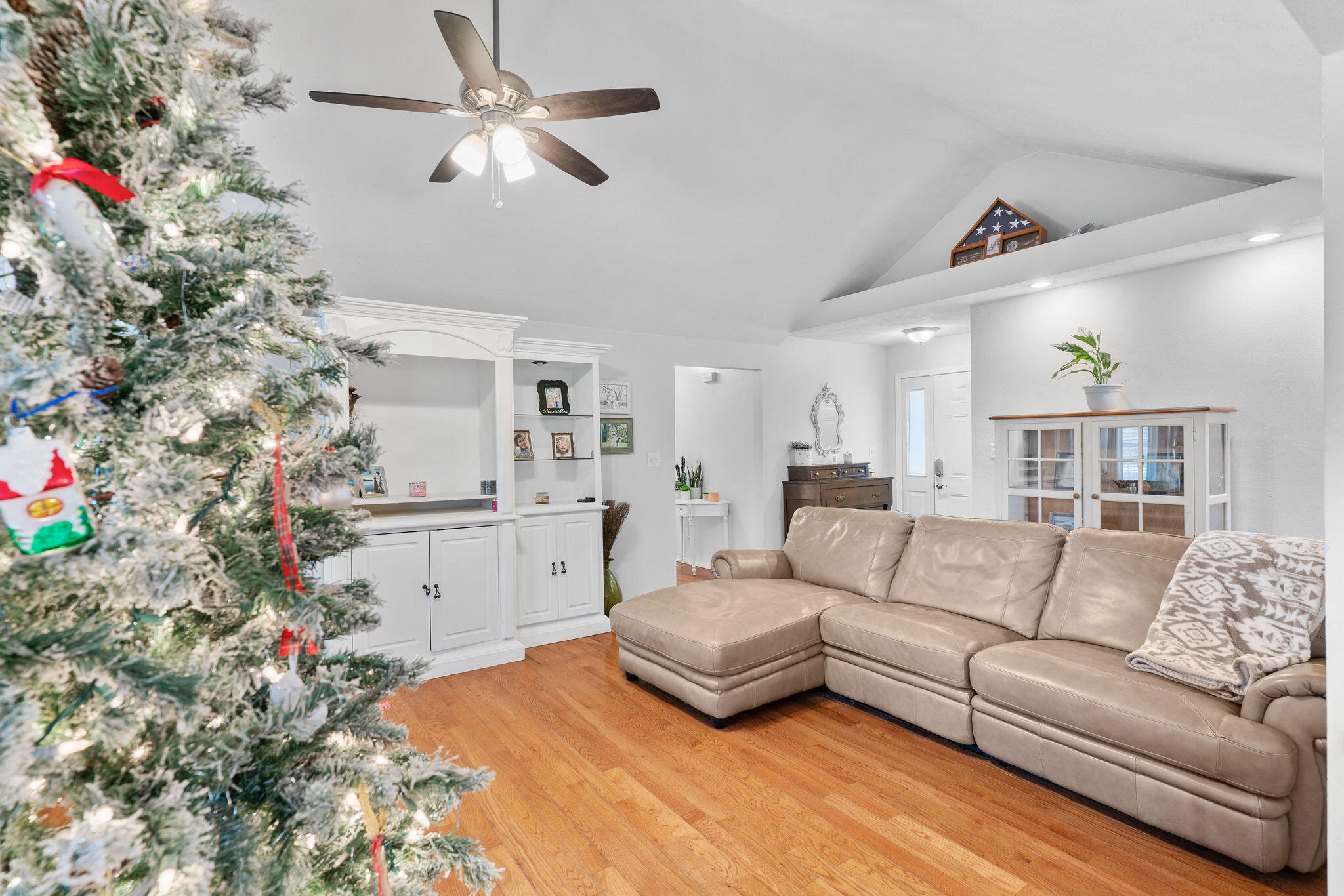 property viewer photo 5