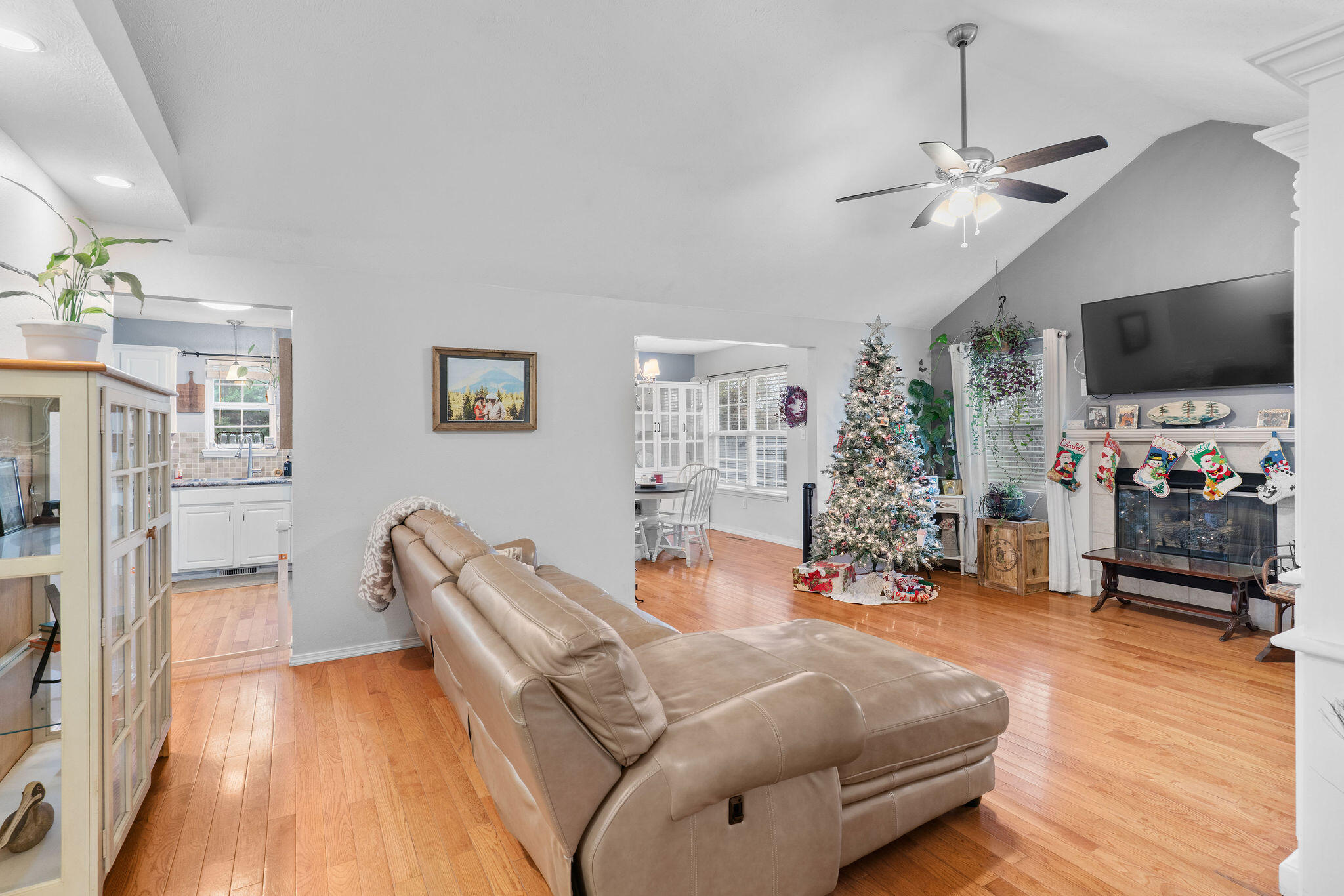 property viewer photo 6